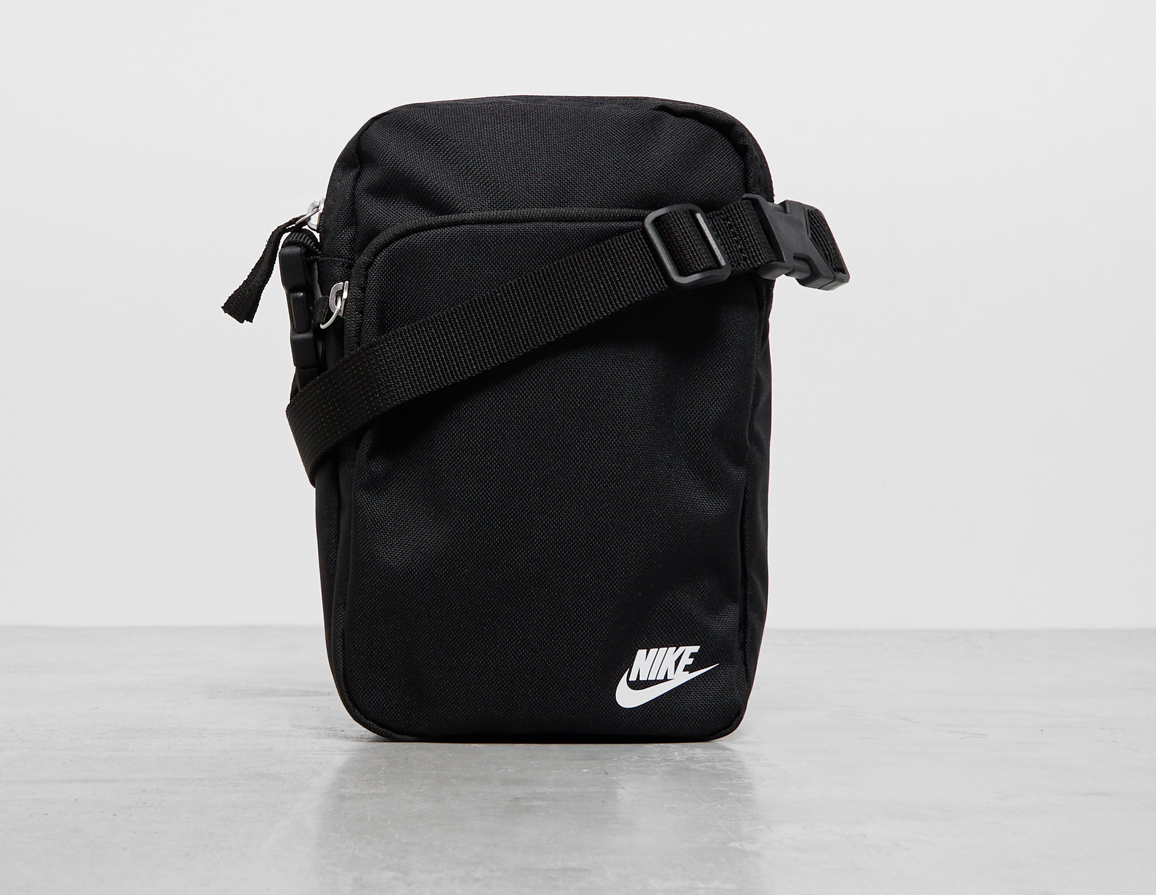 Nike Nike Heritage Crossbody-Tasche (4 l) - Black, Black