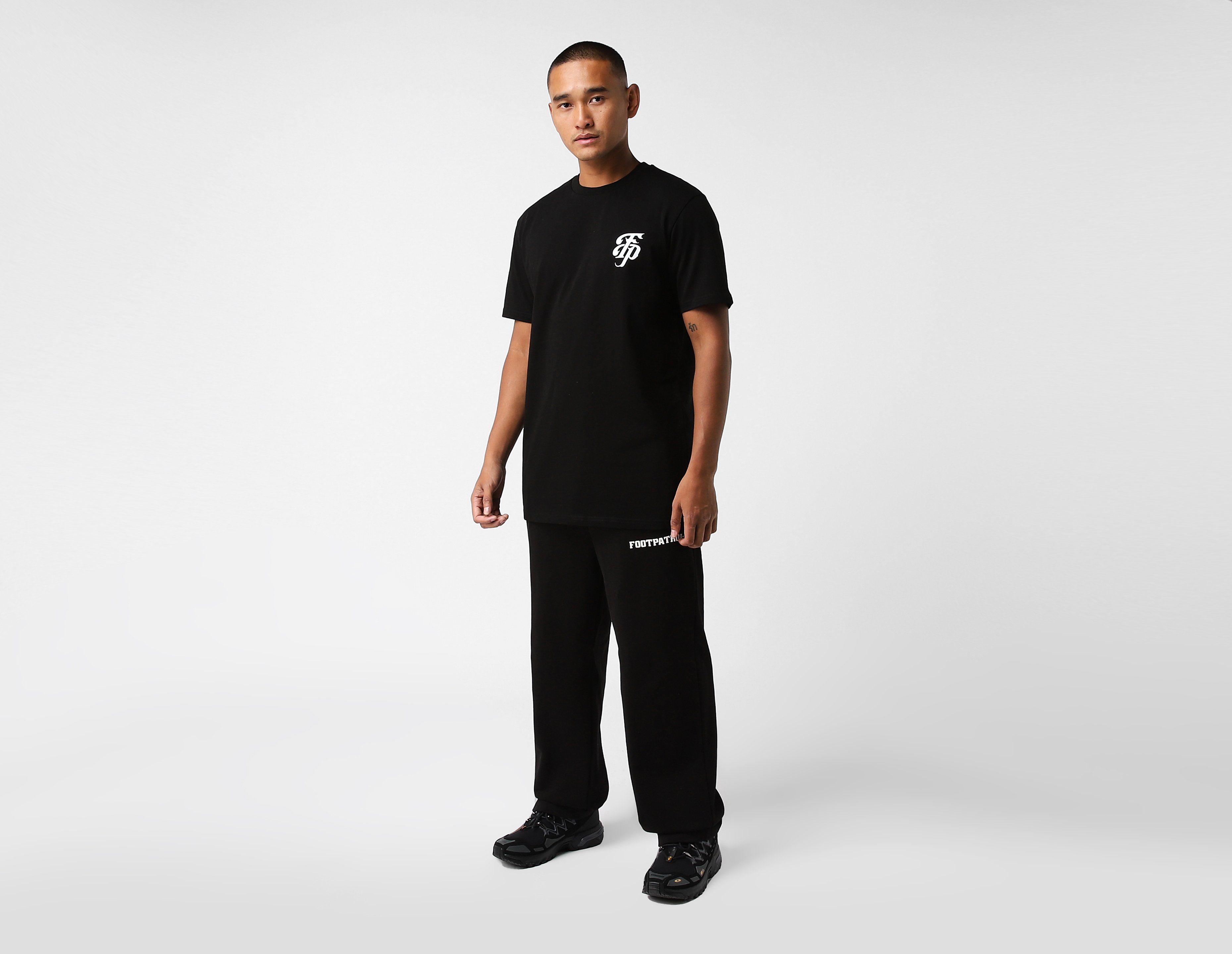 footpatrol monogram t-shirt - black, black