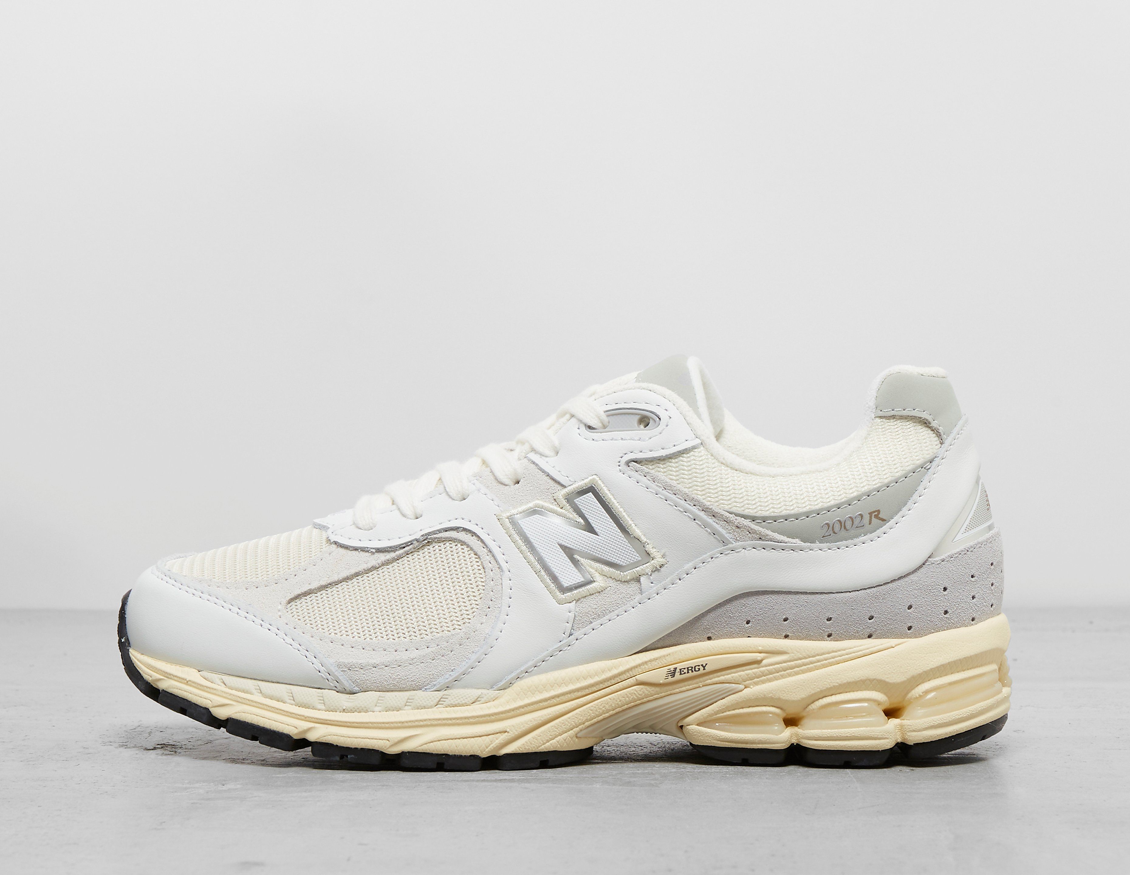 New Balance 2002R Women's - White, White