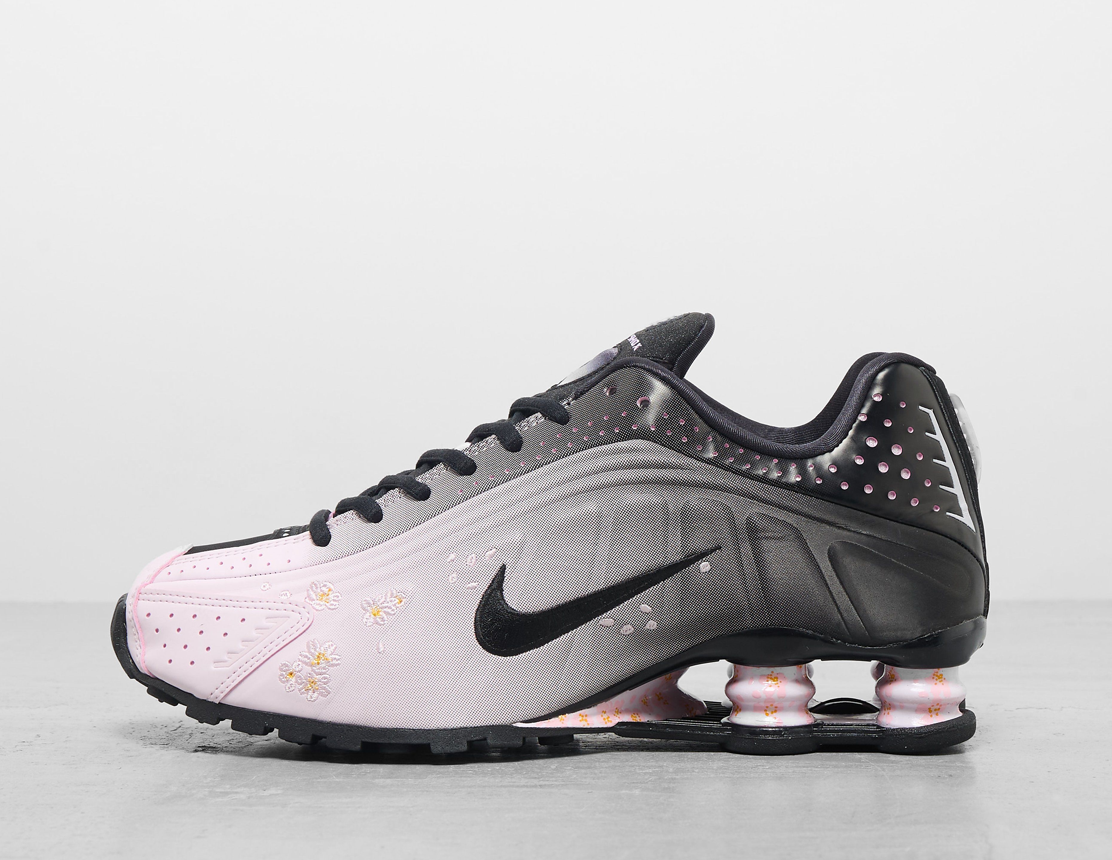 Nike Shox R4 Women's, roze