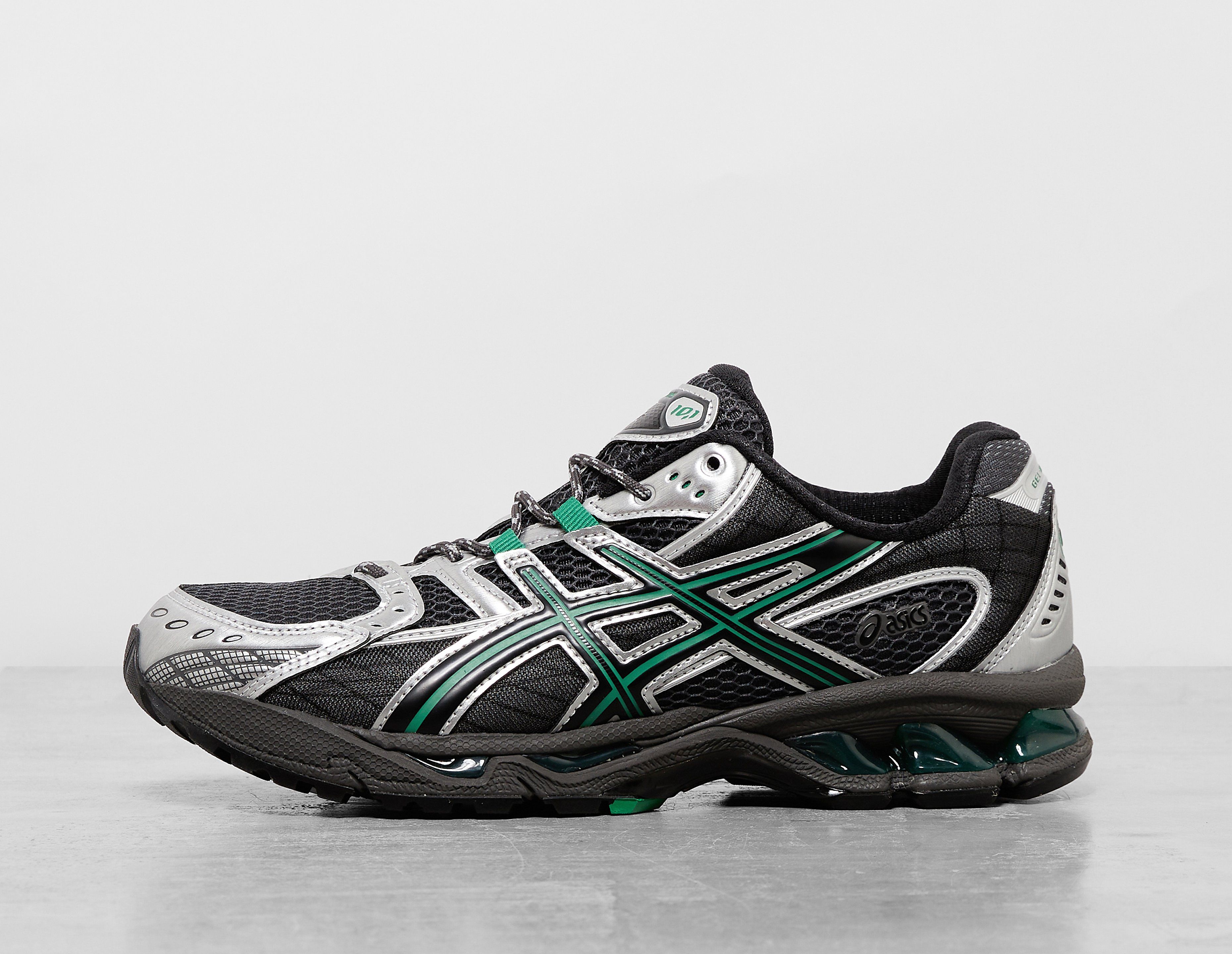 Asics Women's  GEL-NIMBUS 10.1  Black in Size 10.1, FootPatrol