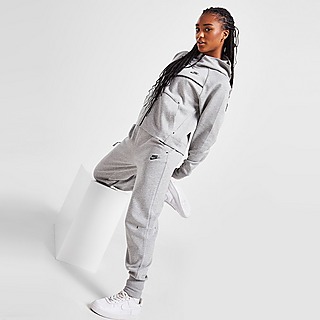 Nike Sweats - Asos  Nike negras mujer, Chandal nike mujer, Chandal