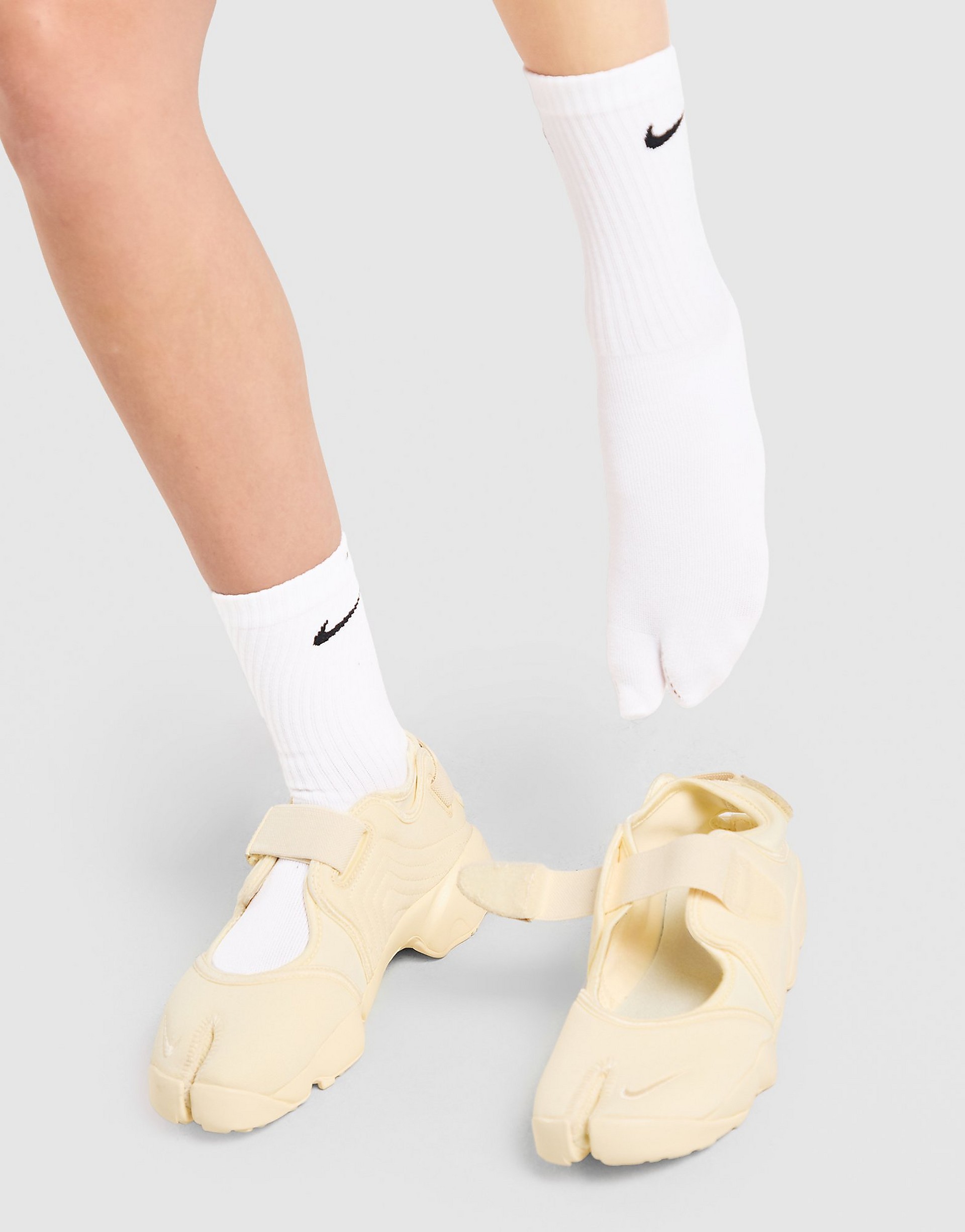 NIKE Tabi Crew Socks strumpor dam
