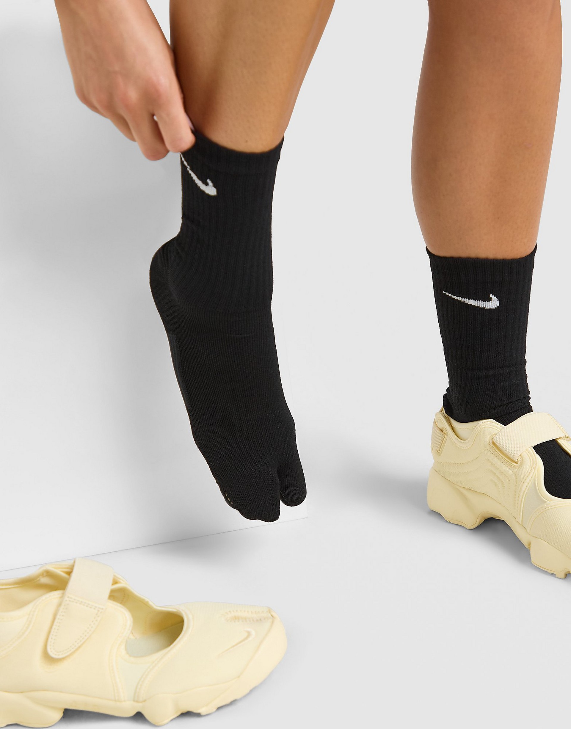 NIKE Tabi Crew Socks strumpor dam