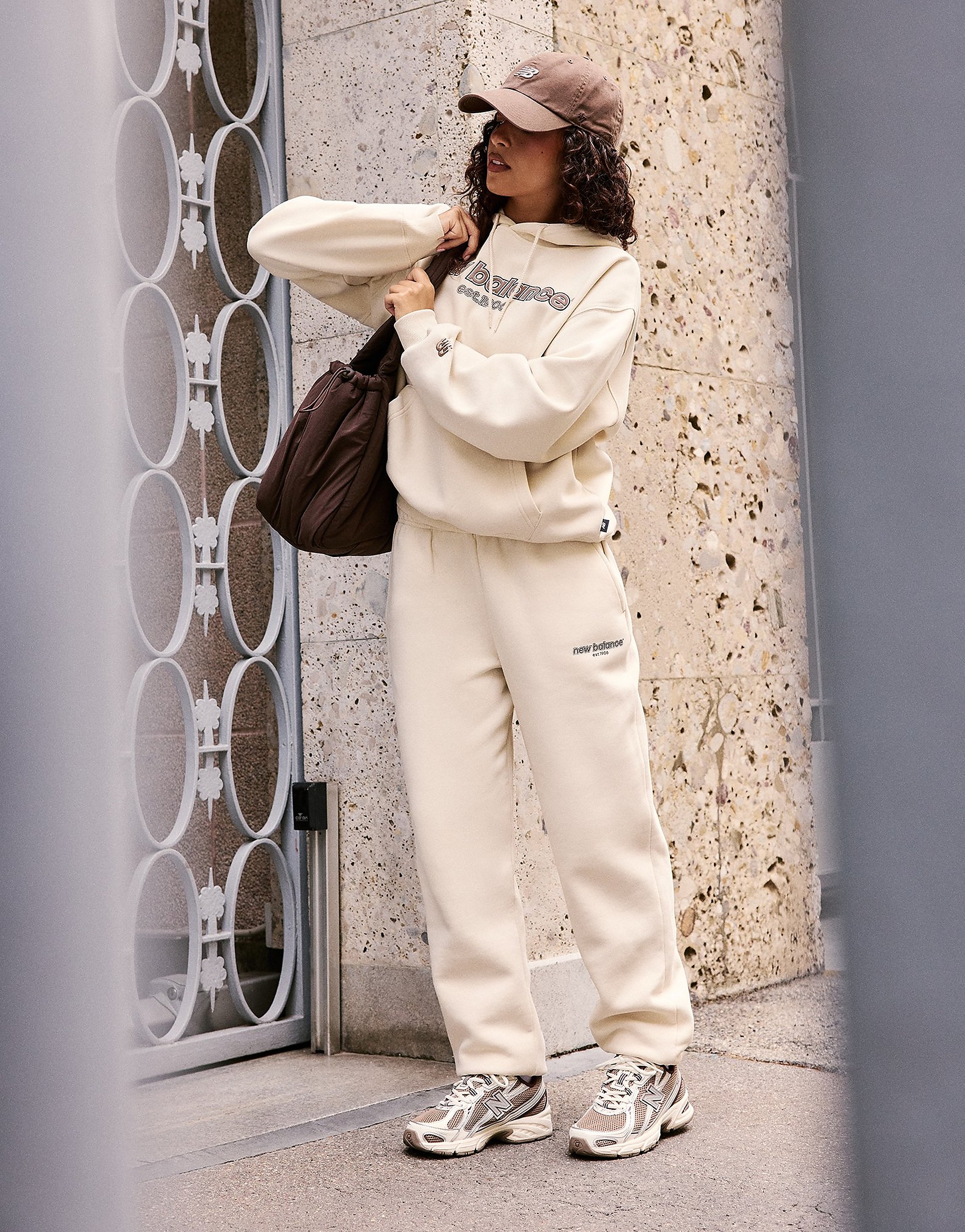 New Balance College Cuffed Joggers byxor dam