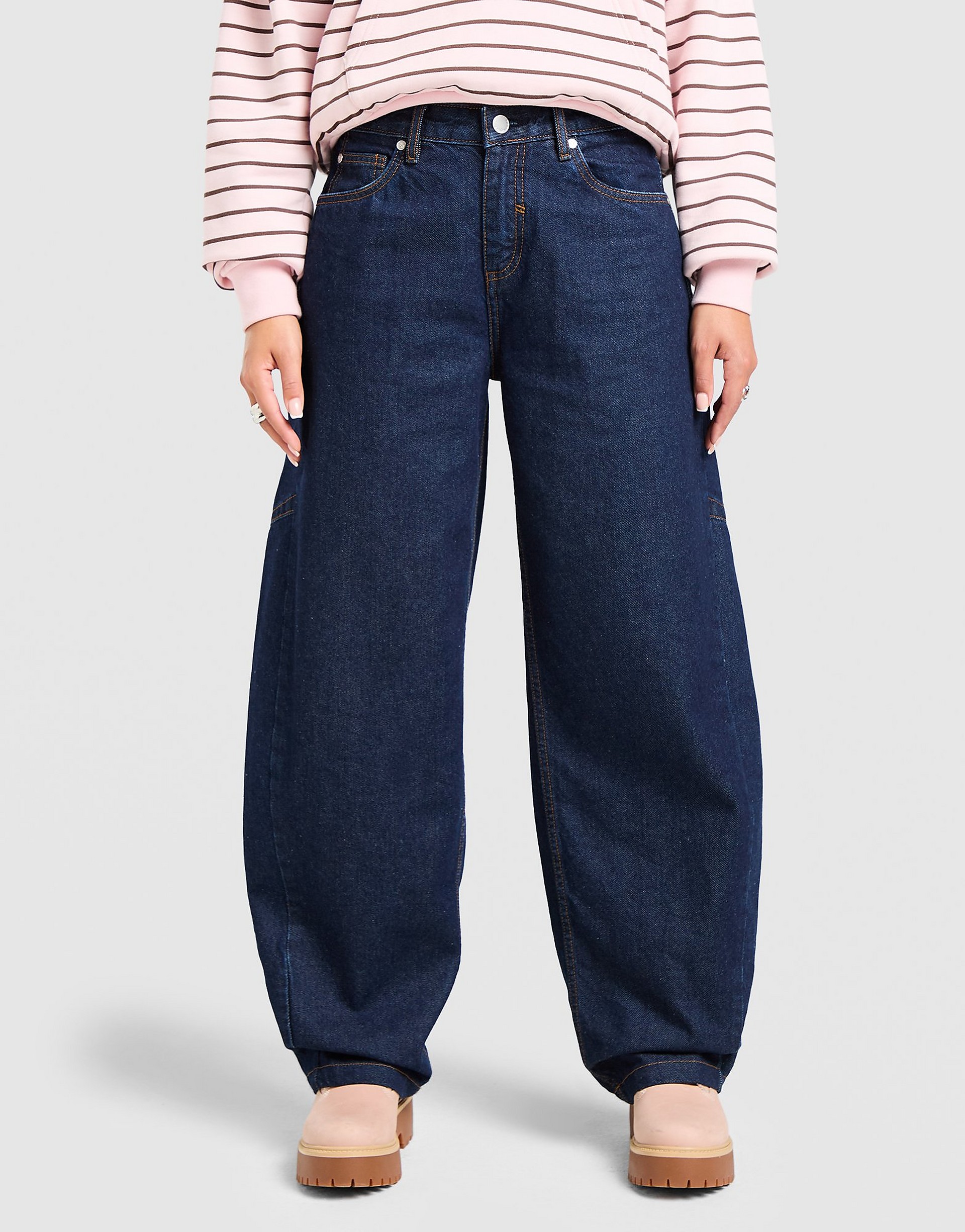 Unlike Humans Barrel Jeans dam