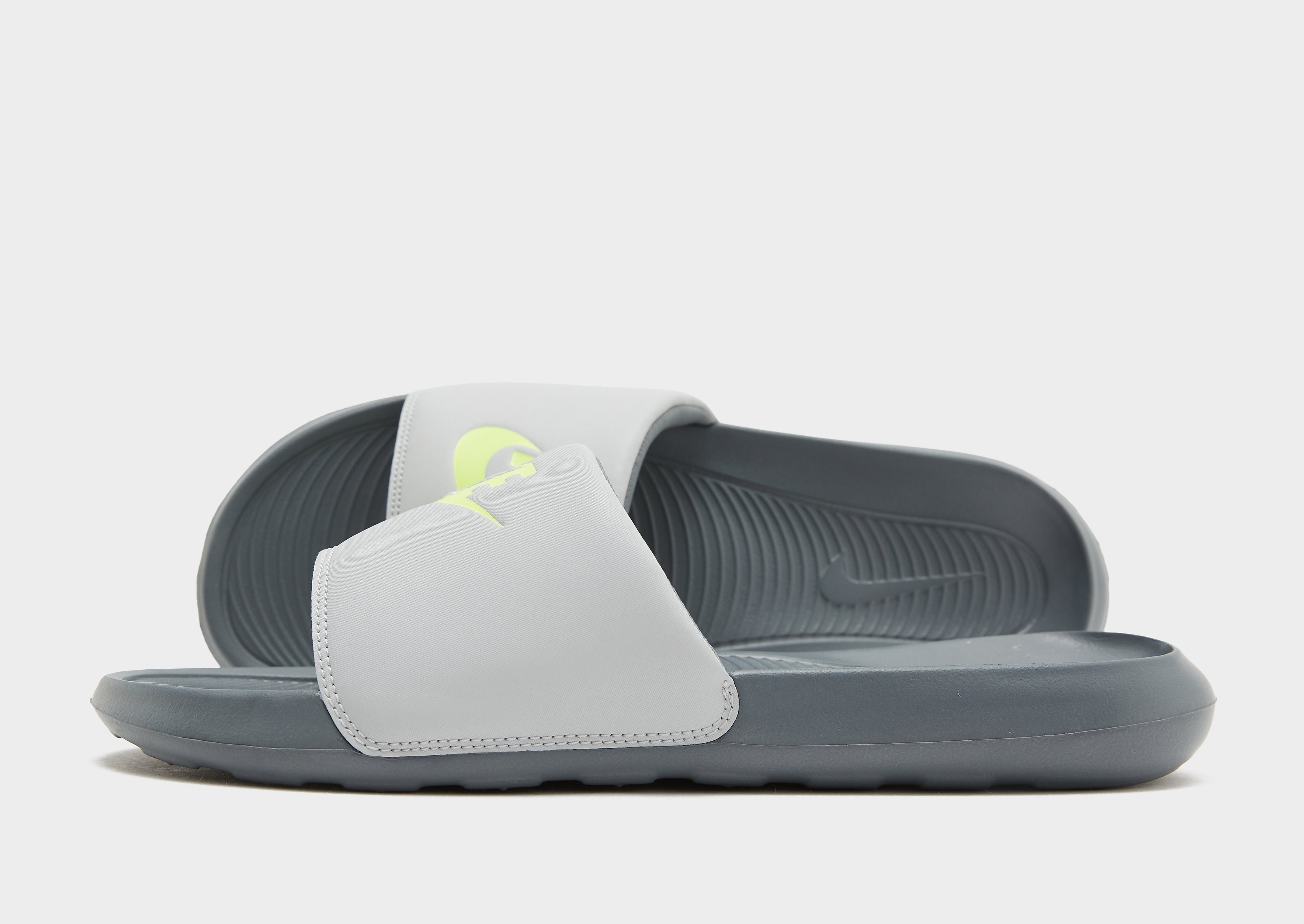 Nike Victori One herensneaker grijs