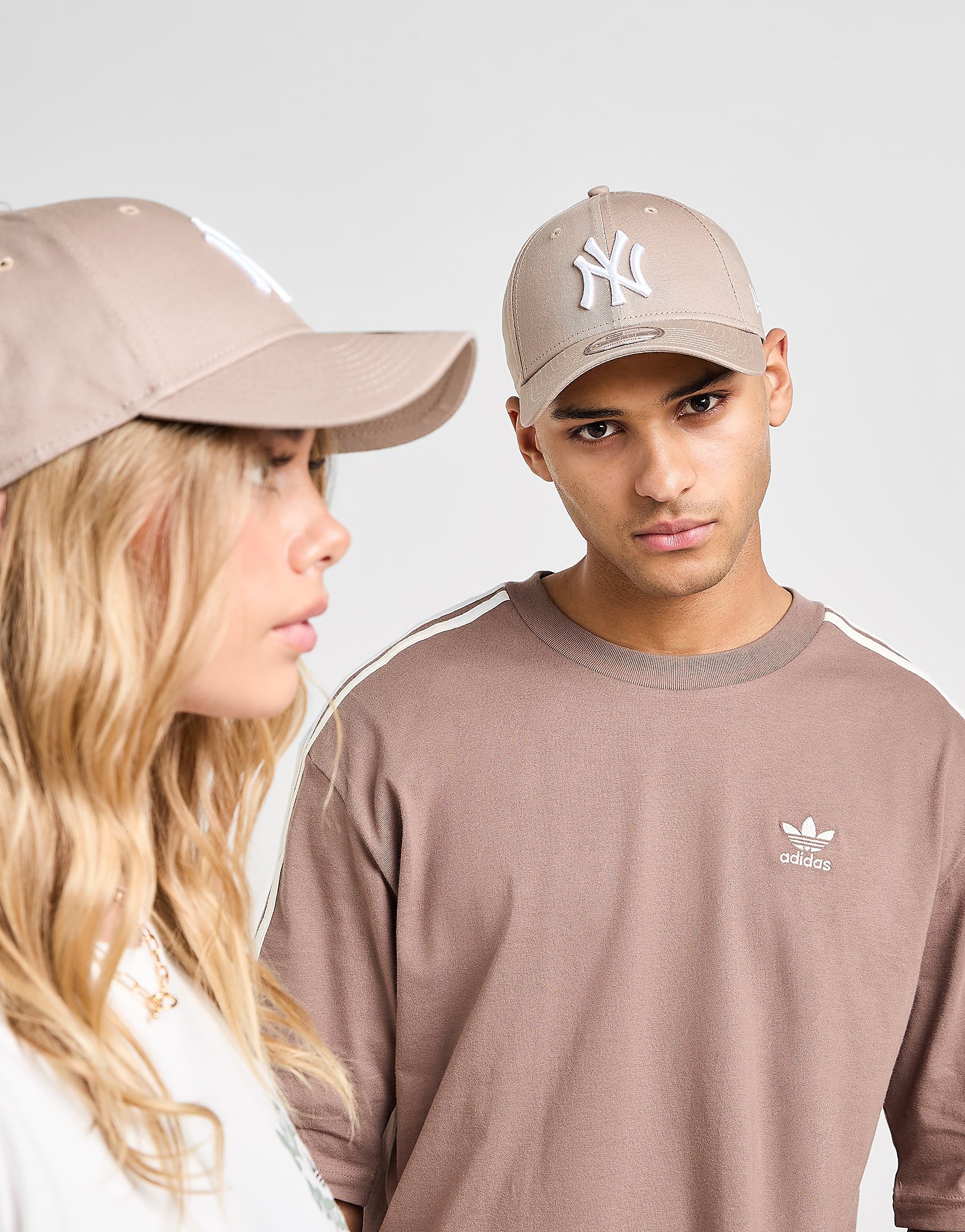 New Era New York Yankees Mlb League Essential Marrone Chiaro Bianco 9Forty Berretto Regolabile-image