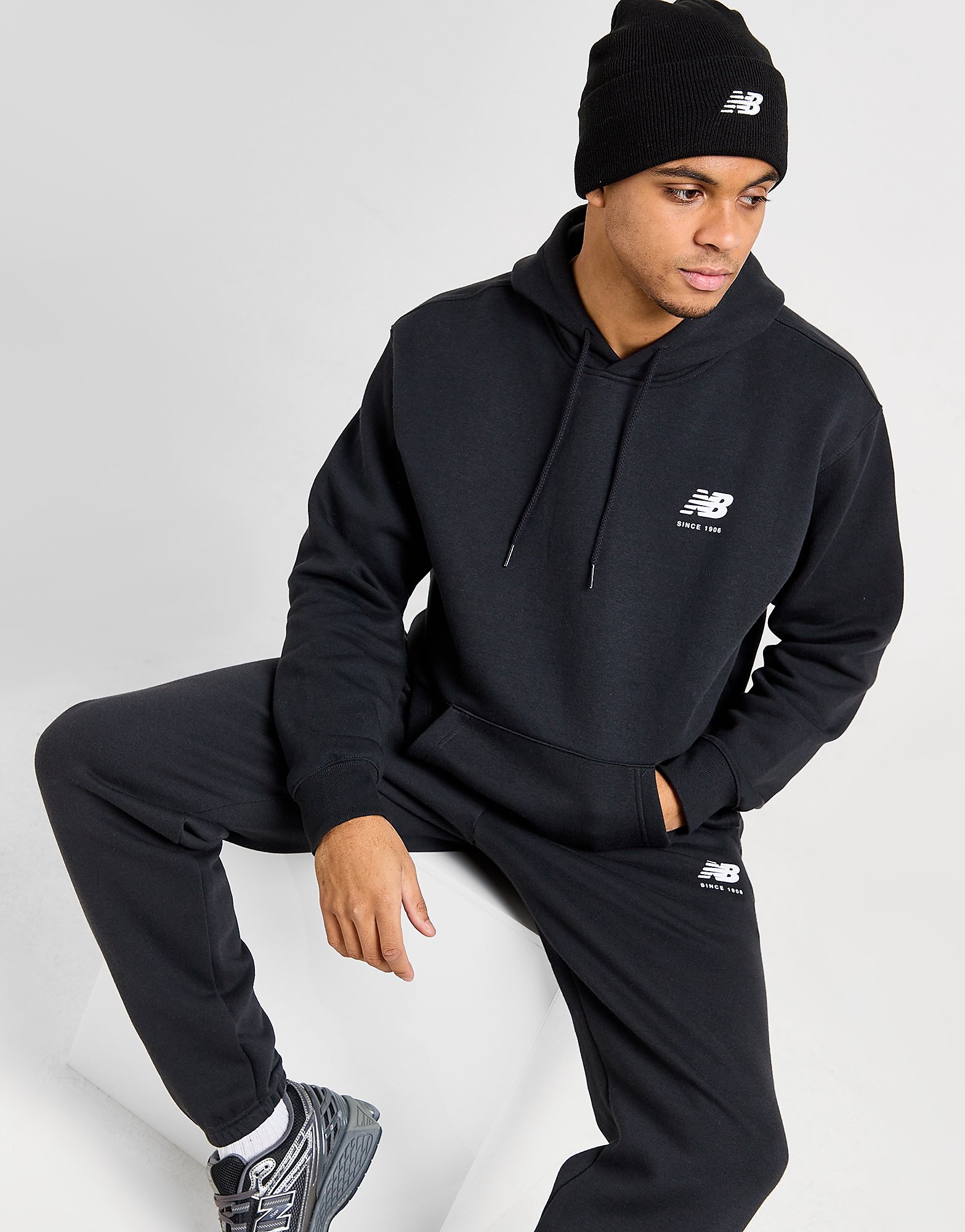 New Balance Bonnet NB Logo - vue 2