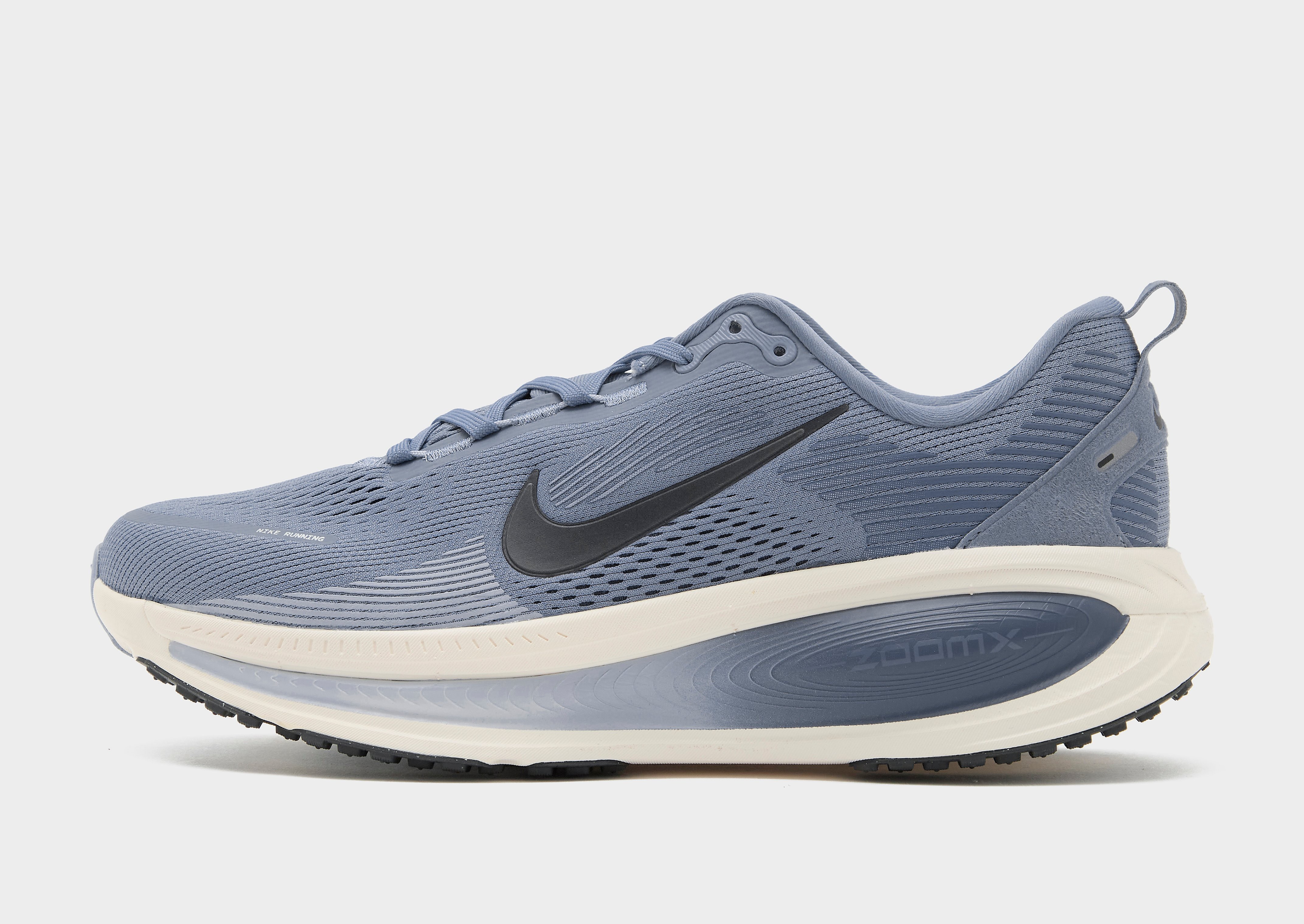 Nike Chaussure de running sur route pour homme Vomero 18 - vue 5