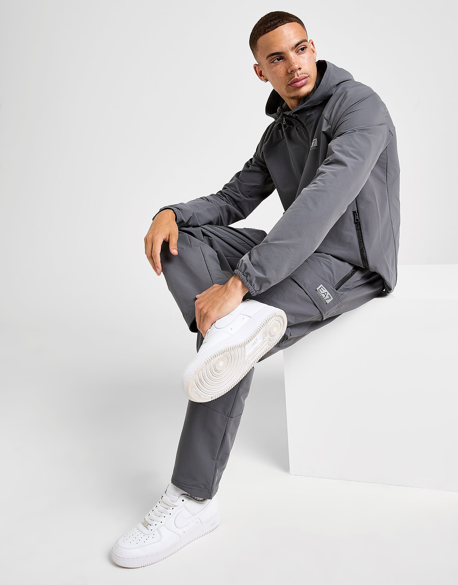 EA7 Emporio Armani Reflective Woven Cargo Pants - vue 3