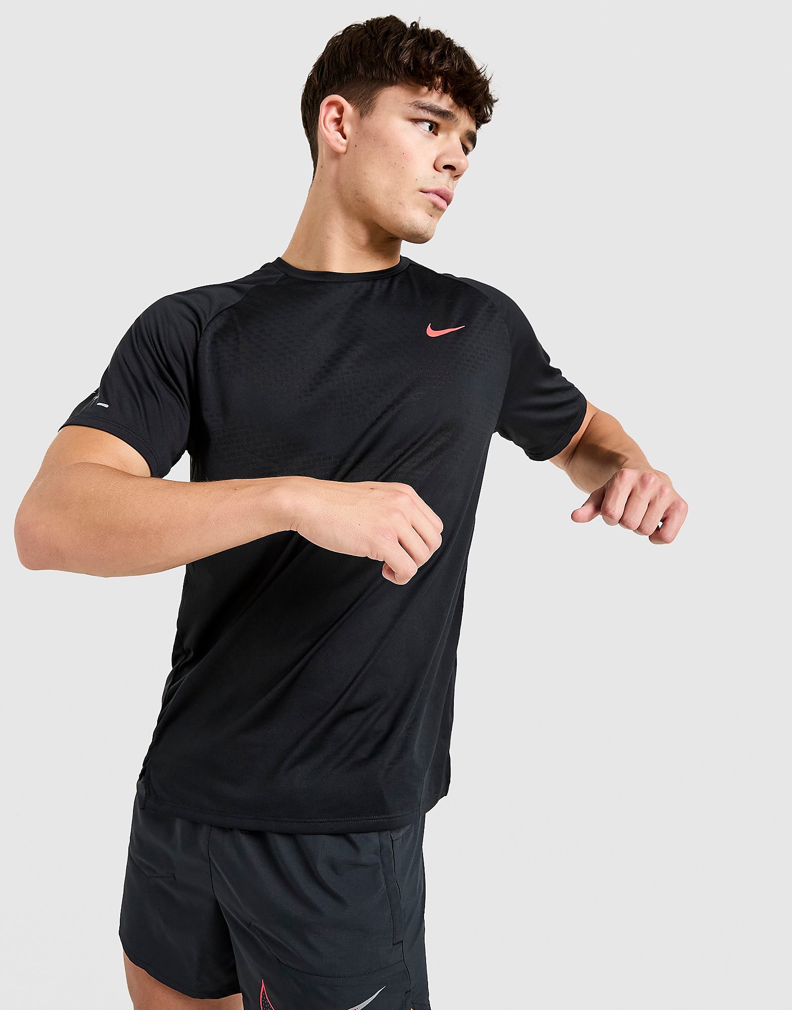 Nike Stride Swoosh Maglia