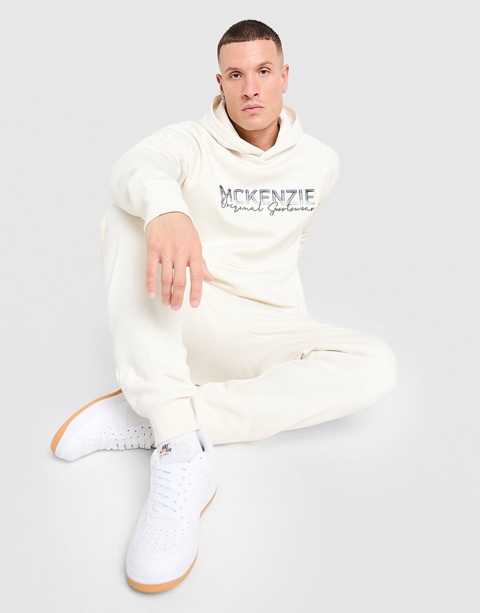 McKenzie Casson Overhead Tracksuit - vue 3
