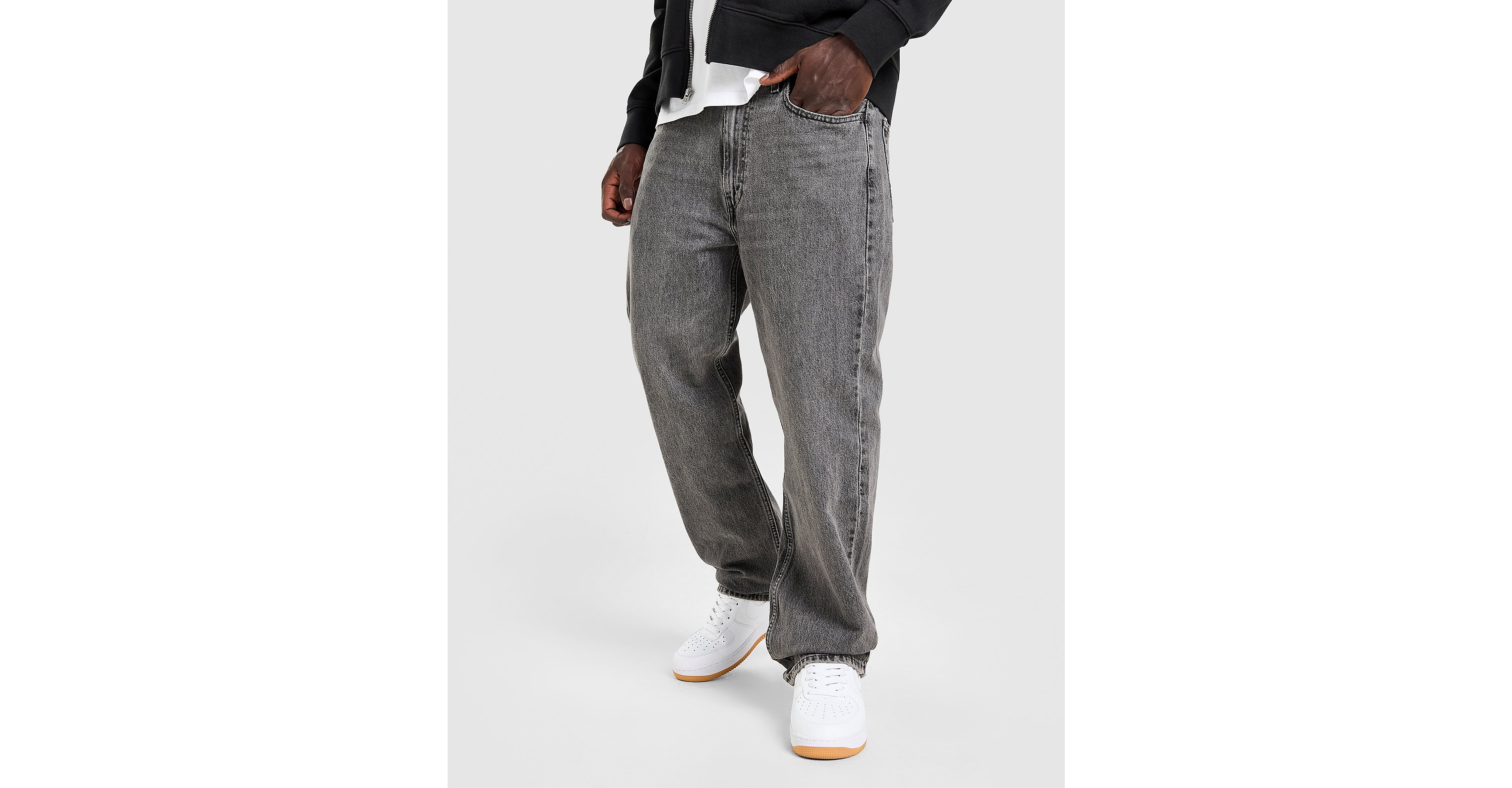 565 Relaxed Straight Leg Jeans