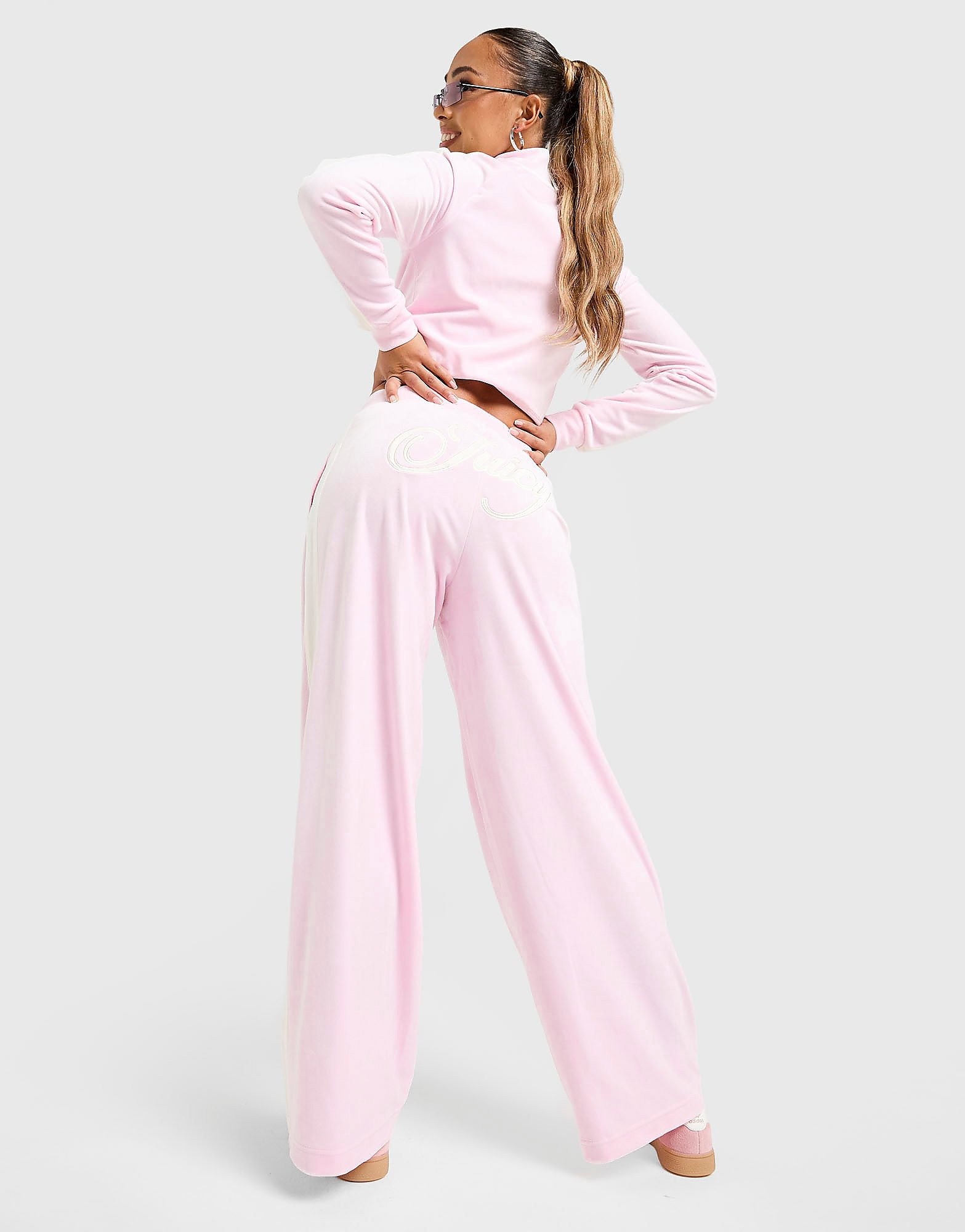 JUICY COUTURE Script Velour Wide Track Pants - vue 2