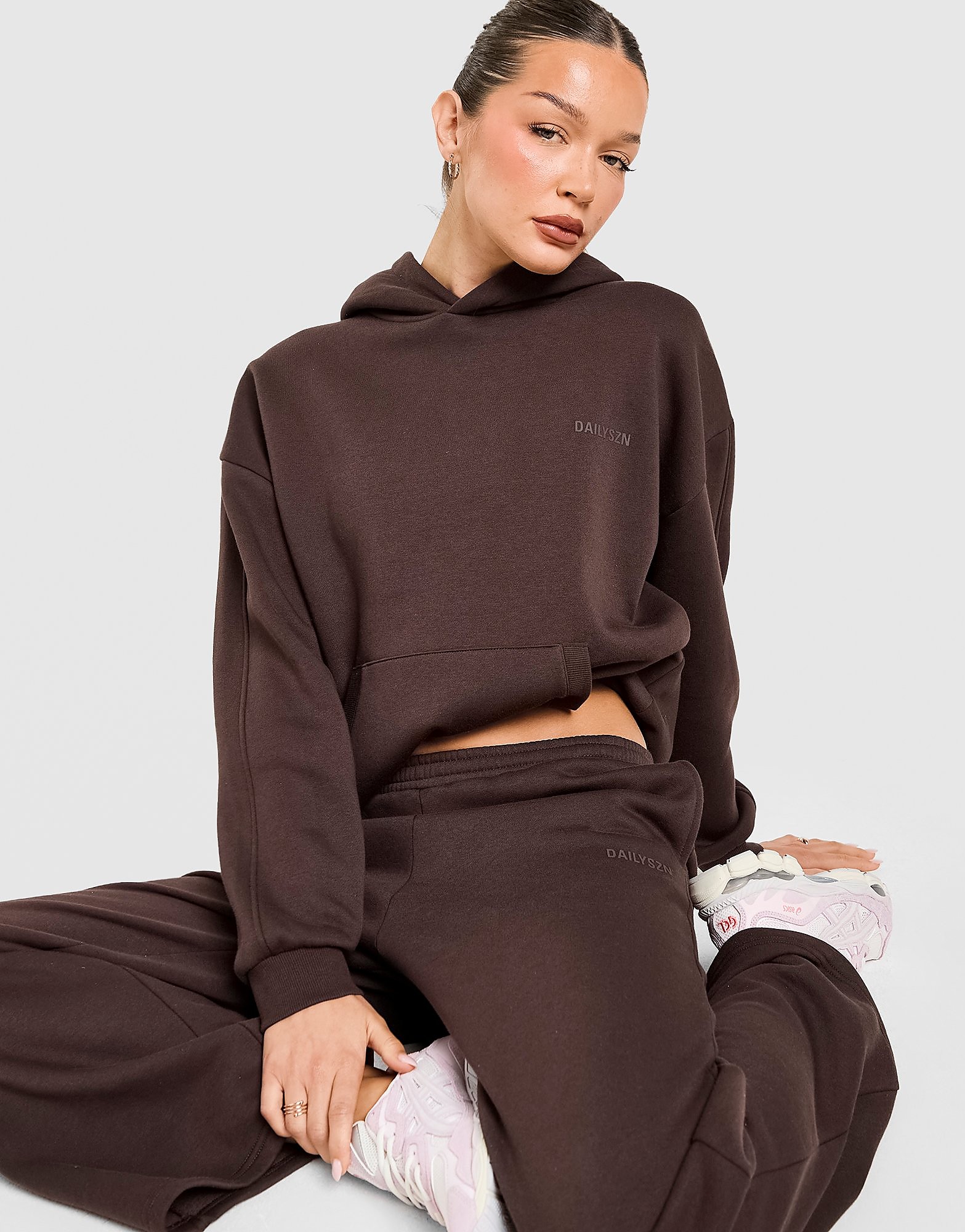 DAILYSZN Legacy Overhead Hoodie Maron Maron