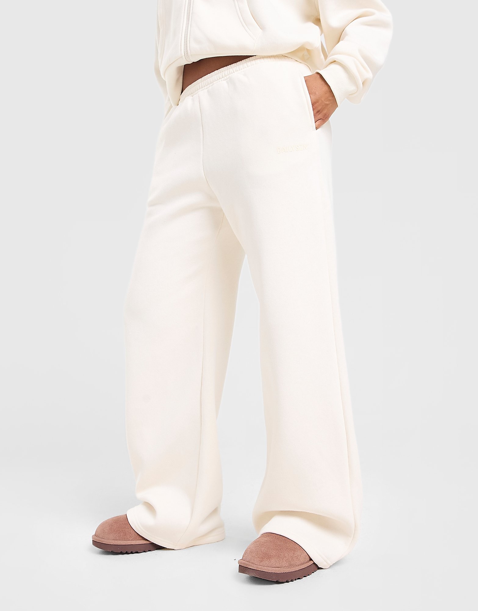 DAILYSZN Everyday Wide Leg Joggers Crème Crème