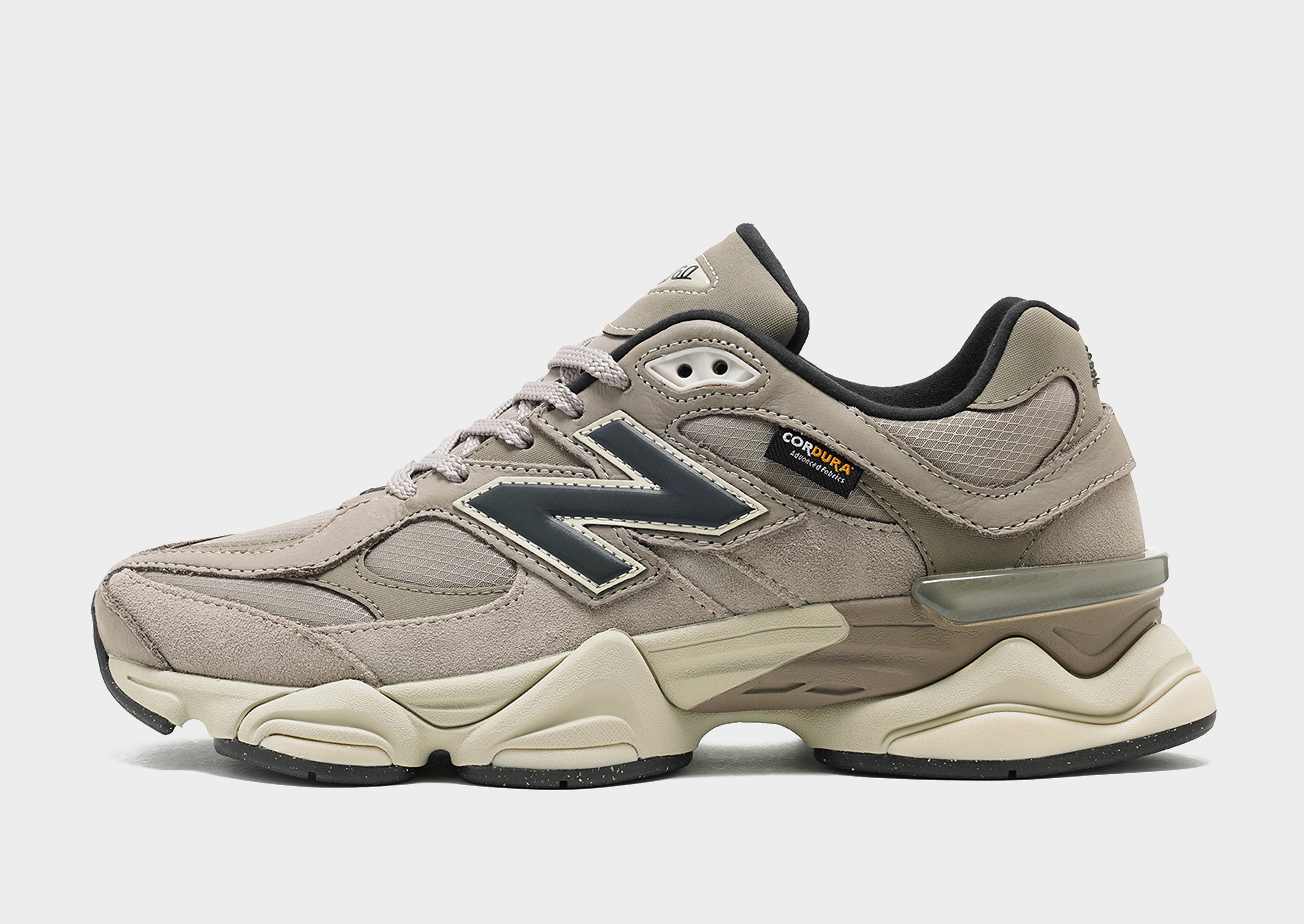 New Balance 9060 herensneaker bruin en beige
