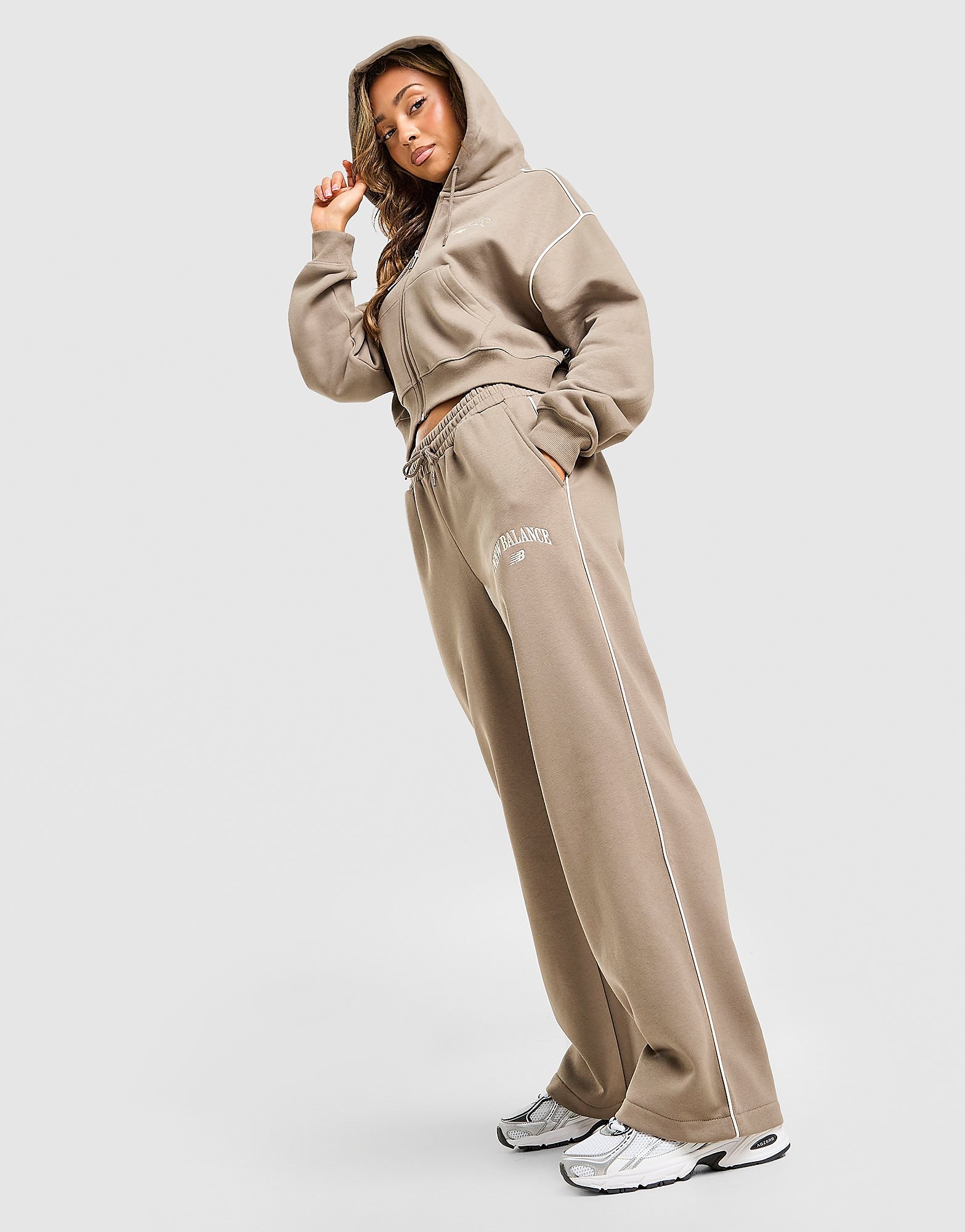 New Balance Varsity Wide Leg Joggers - vue 3