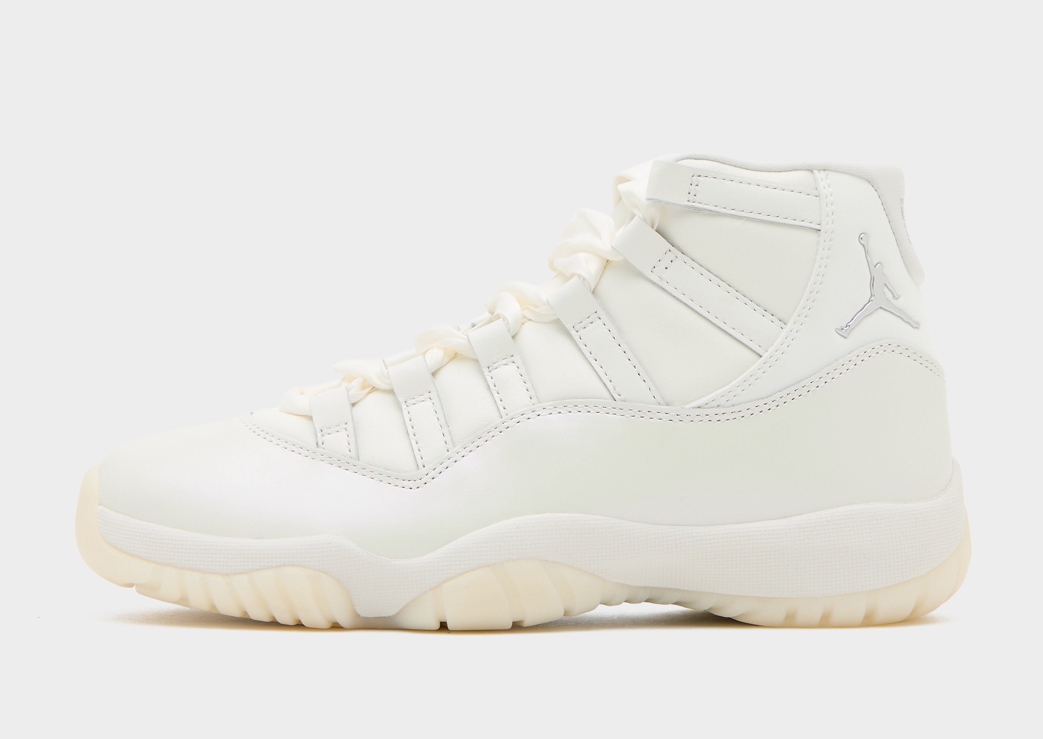 Jordan Baskets Air 11 Retro Femme Crème Crème