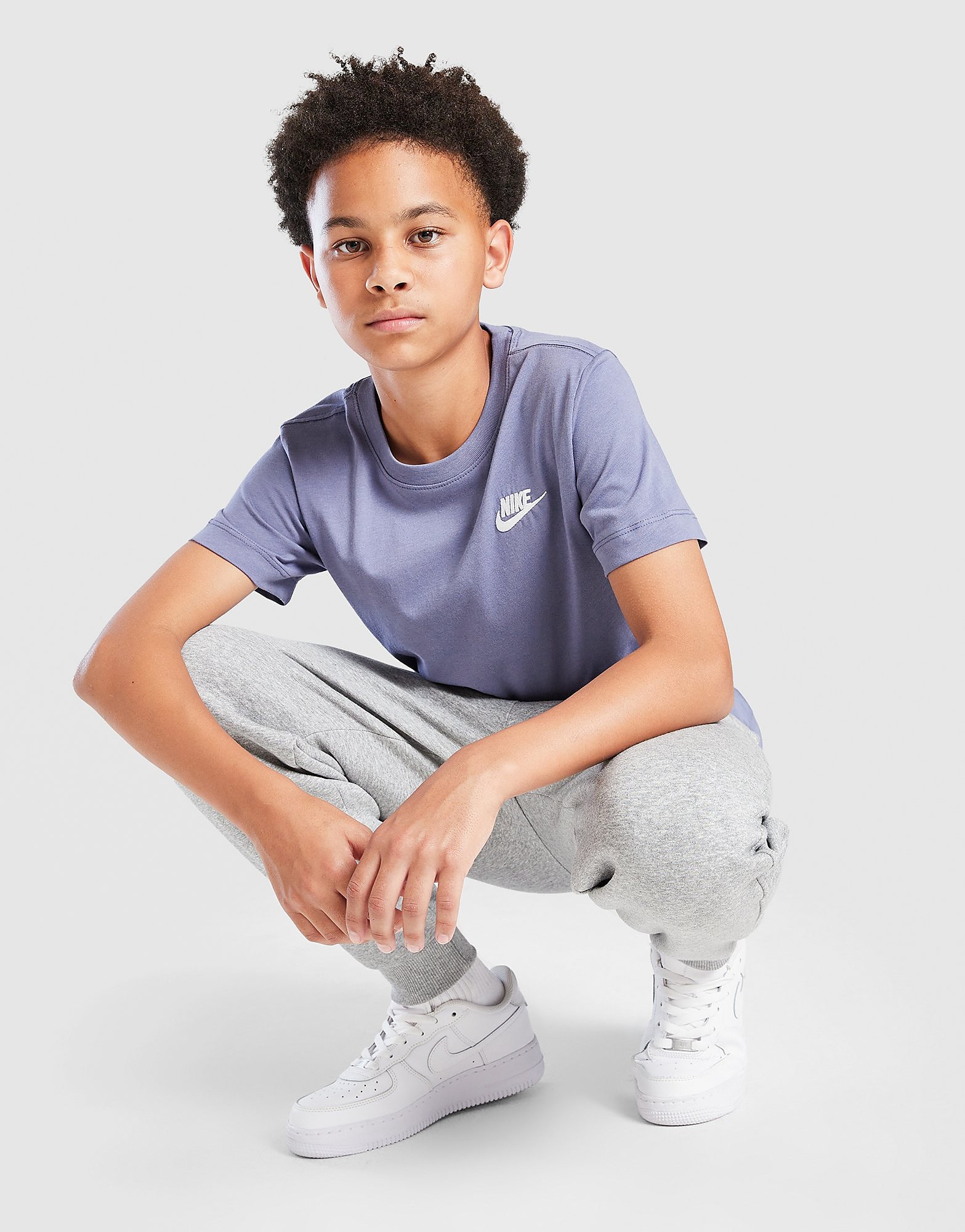 Nike Kinder  Lila  Small Logo T-Shirt  in Größe 12-13Y, JD Sports