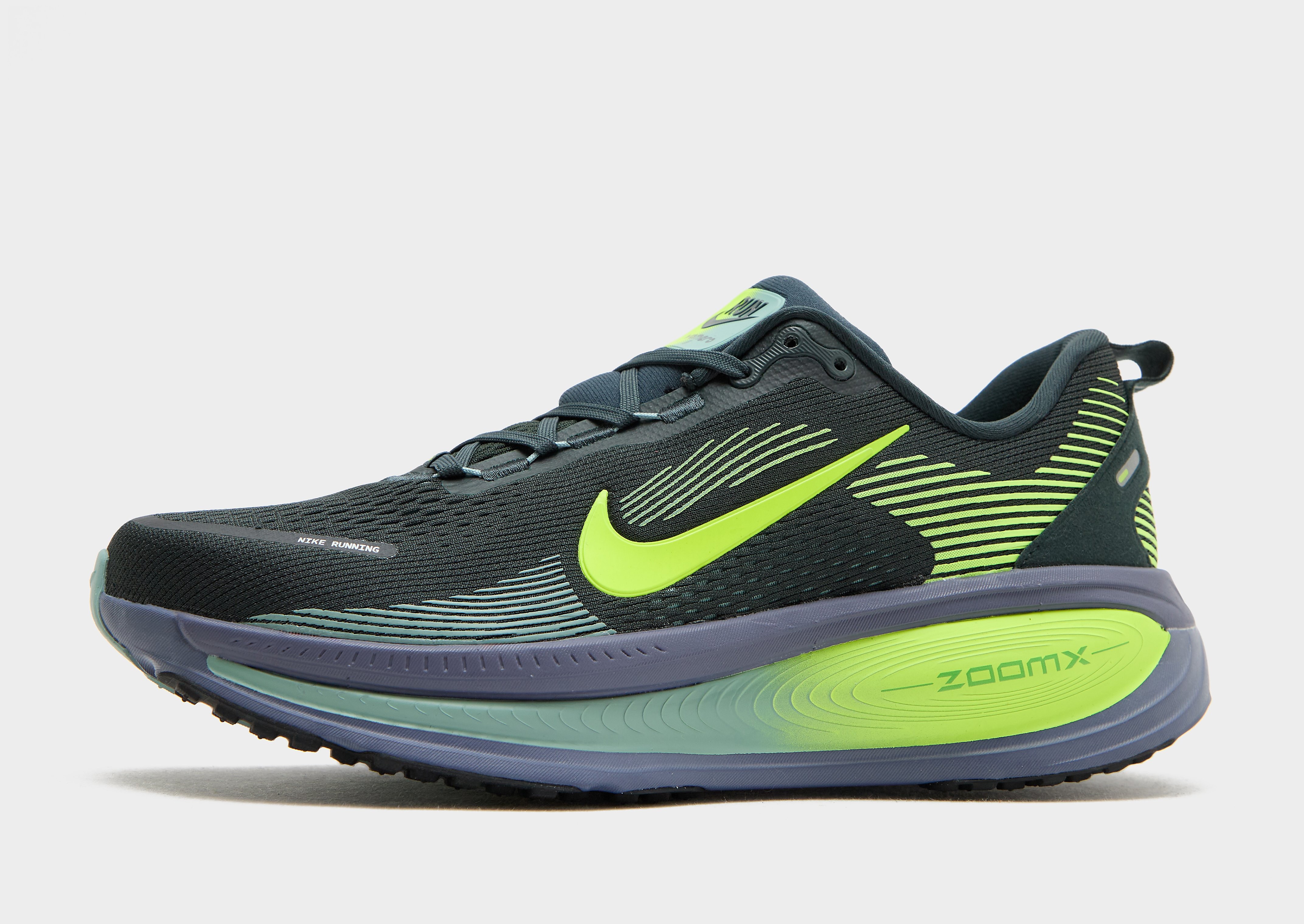 Nike Chaussure de running sur route pour homme Vomero 18 - vue 4