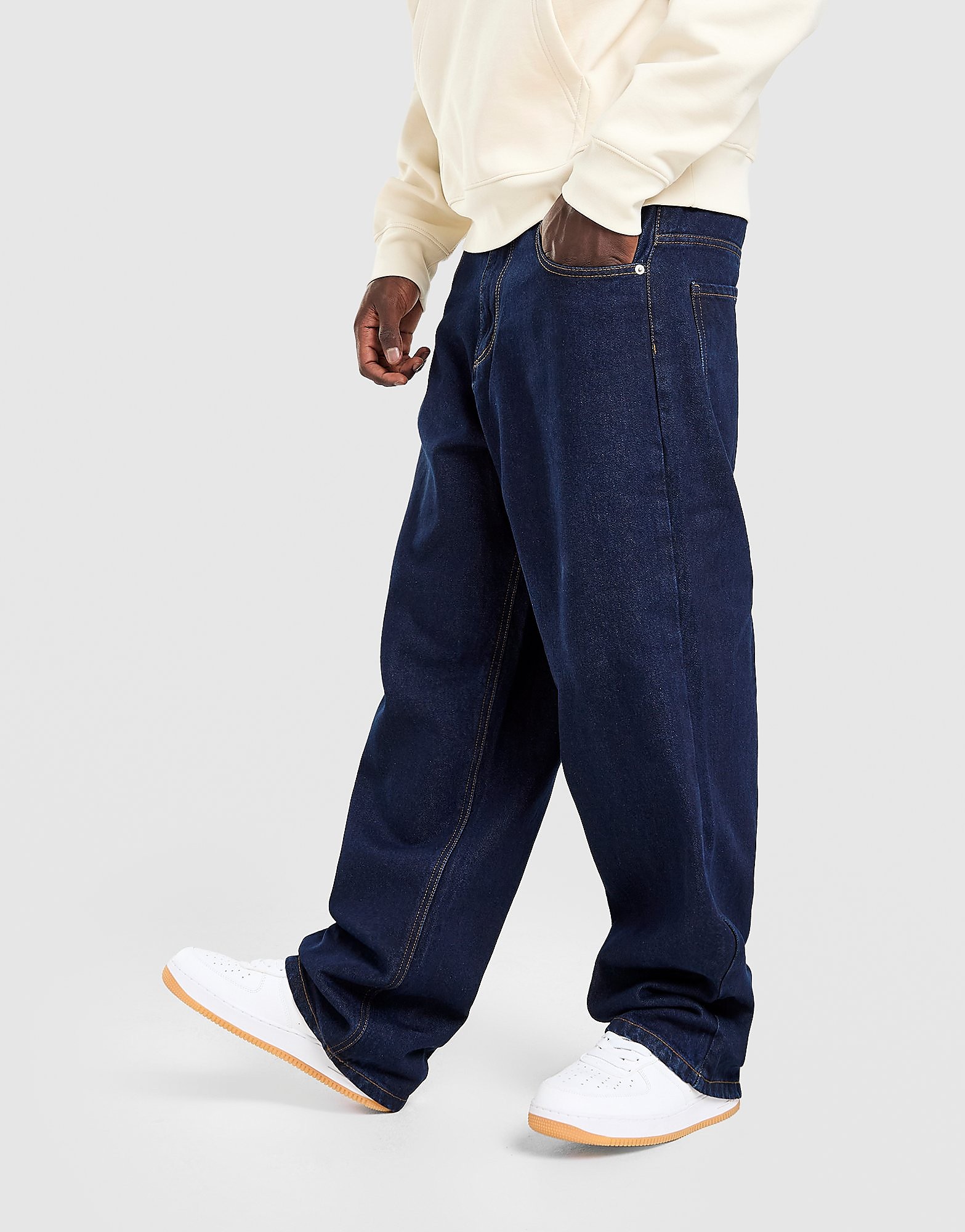 Unlike Humans Helms Jeans - vue 3