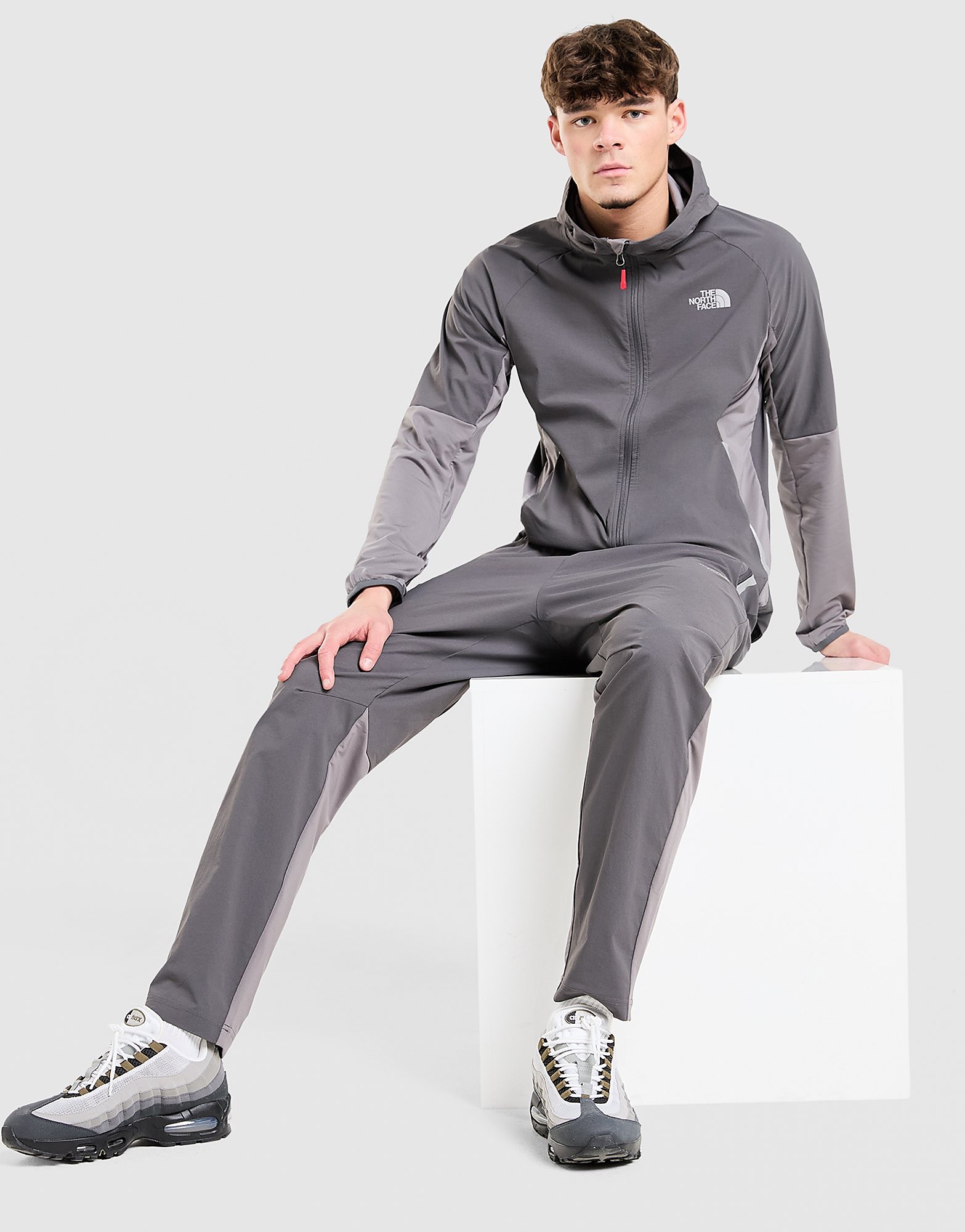 The North Face Performance Woven Full Zip Hooded Jacket - vue 1