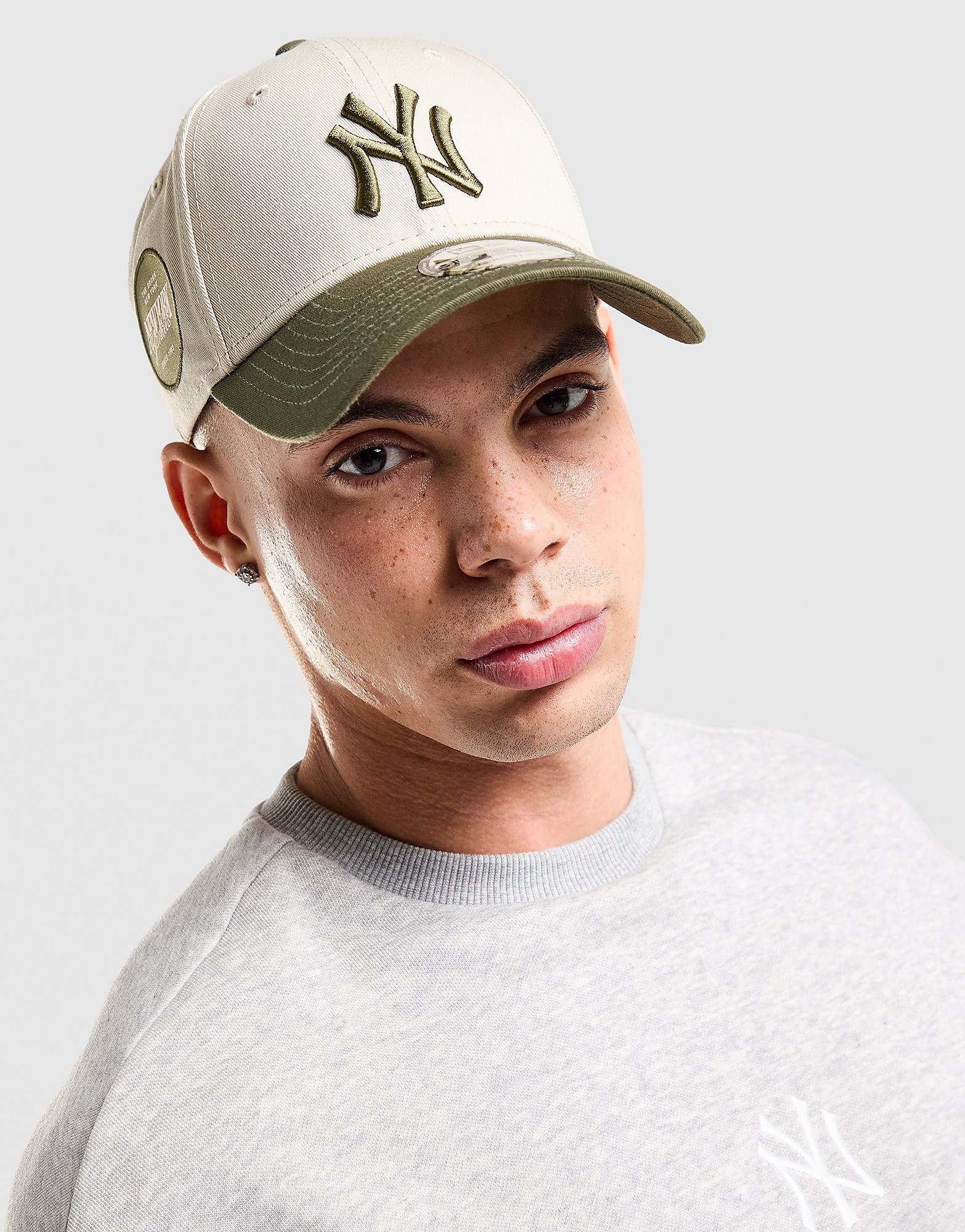 Womens Cappellino MLB New York Yankees 9FORTY Patch - Crema, crema crema Donna taglia One Size