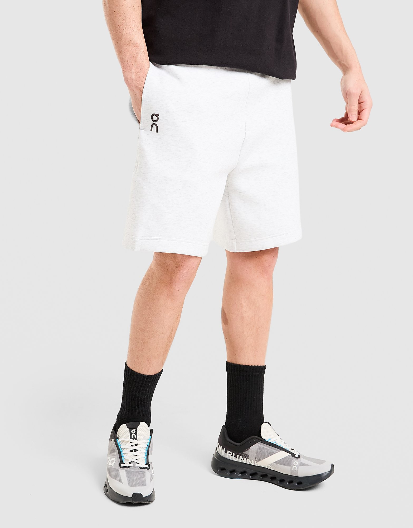 On Running Tech Shorts - vue 1