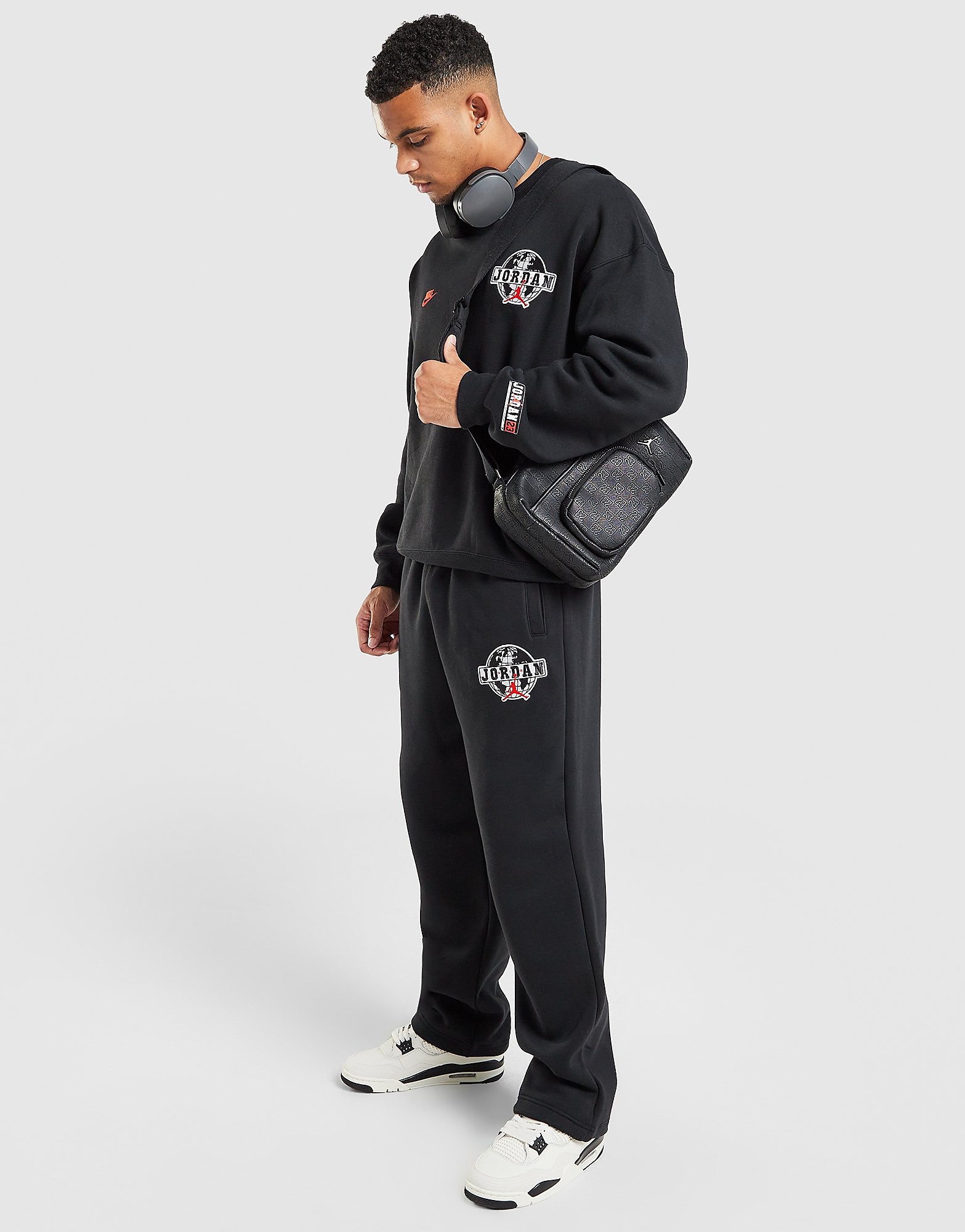 Jordan Globe Open Hem Joggers