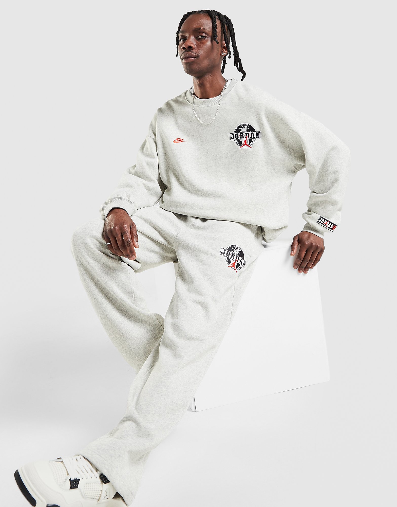 Jordan Globe Open Hem Joggers