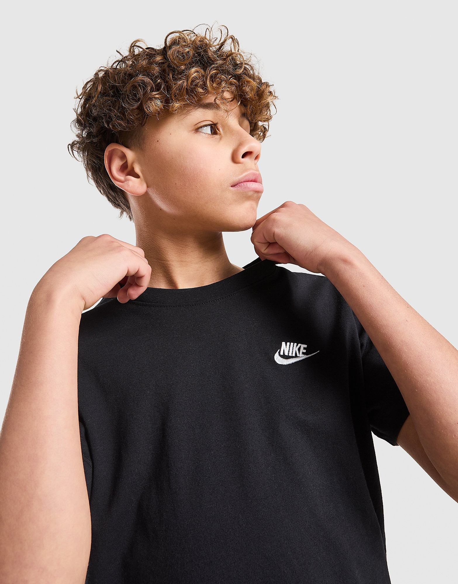 Nike Kinder  Schwarz  Small Logo T-Shirt  in Größe 12-13Y, JD Sports