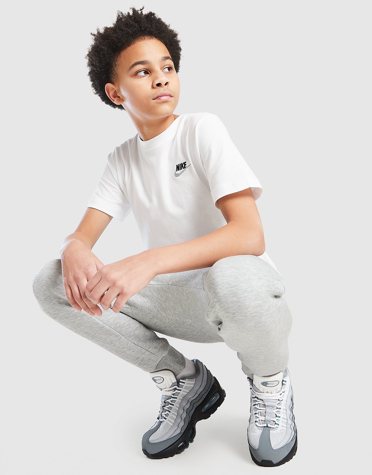 Nike Kinder  Weiss  Small Logo T-Shirt  in Größe 12-13Y, JD Sports