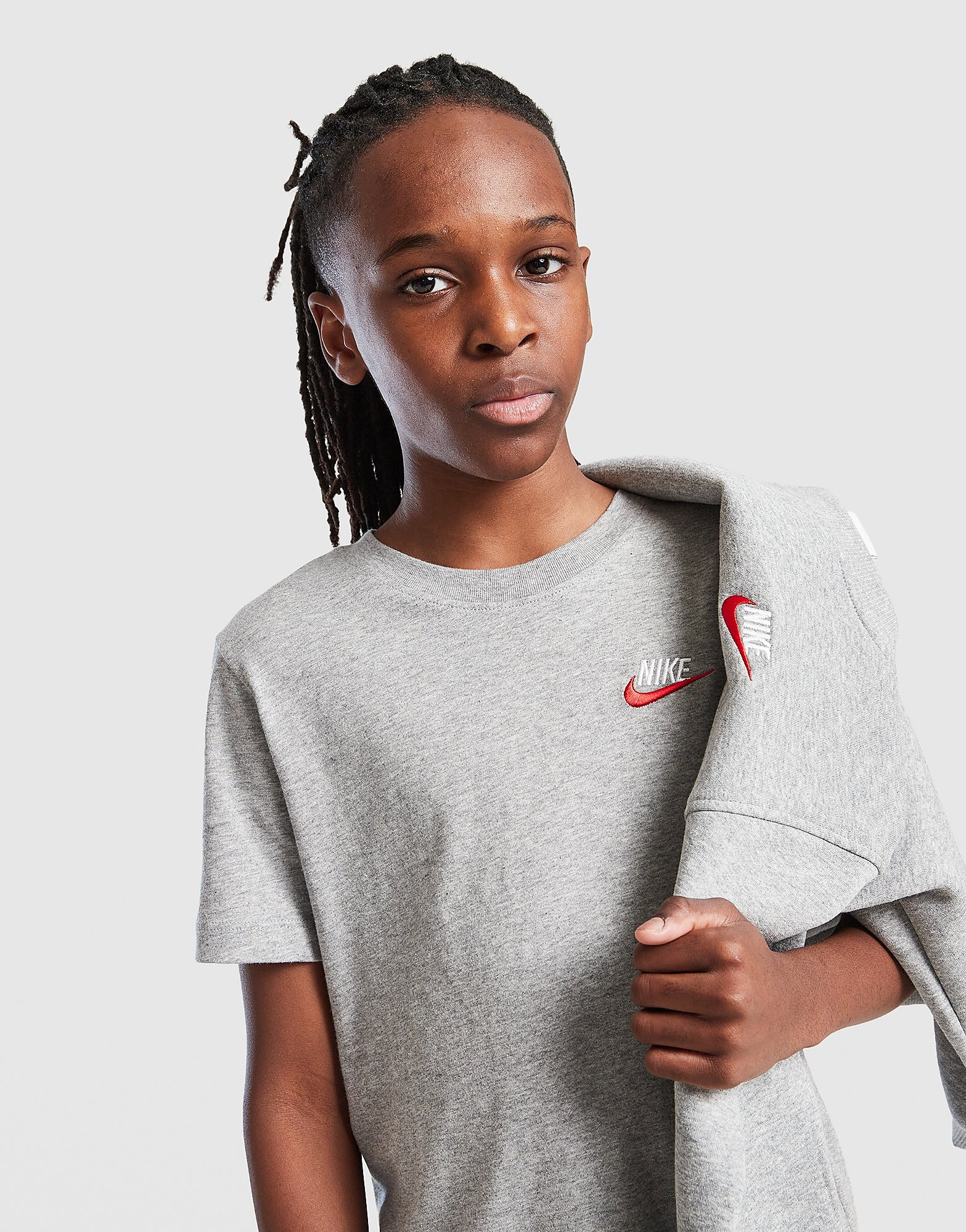 Nike Kinder  Grau  Small Logo T-Shirt  in Größe 12-13Y, JD Sports