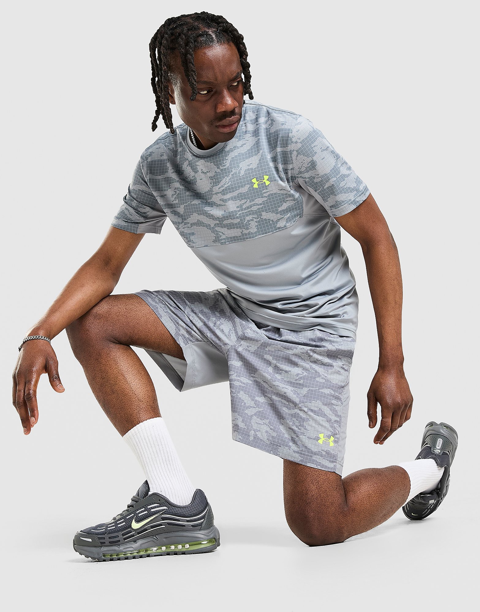 Under Armour Woven Camo Shorts - vue 1