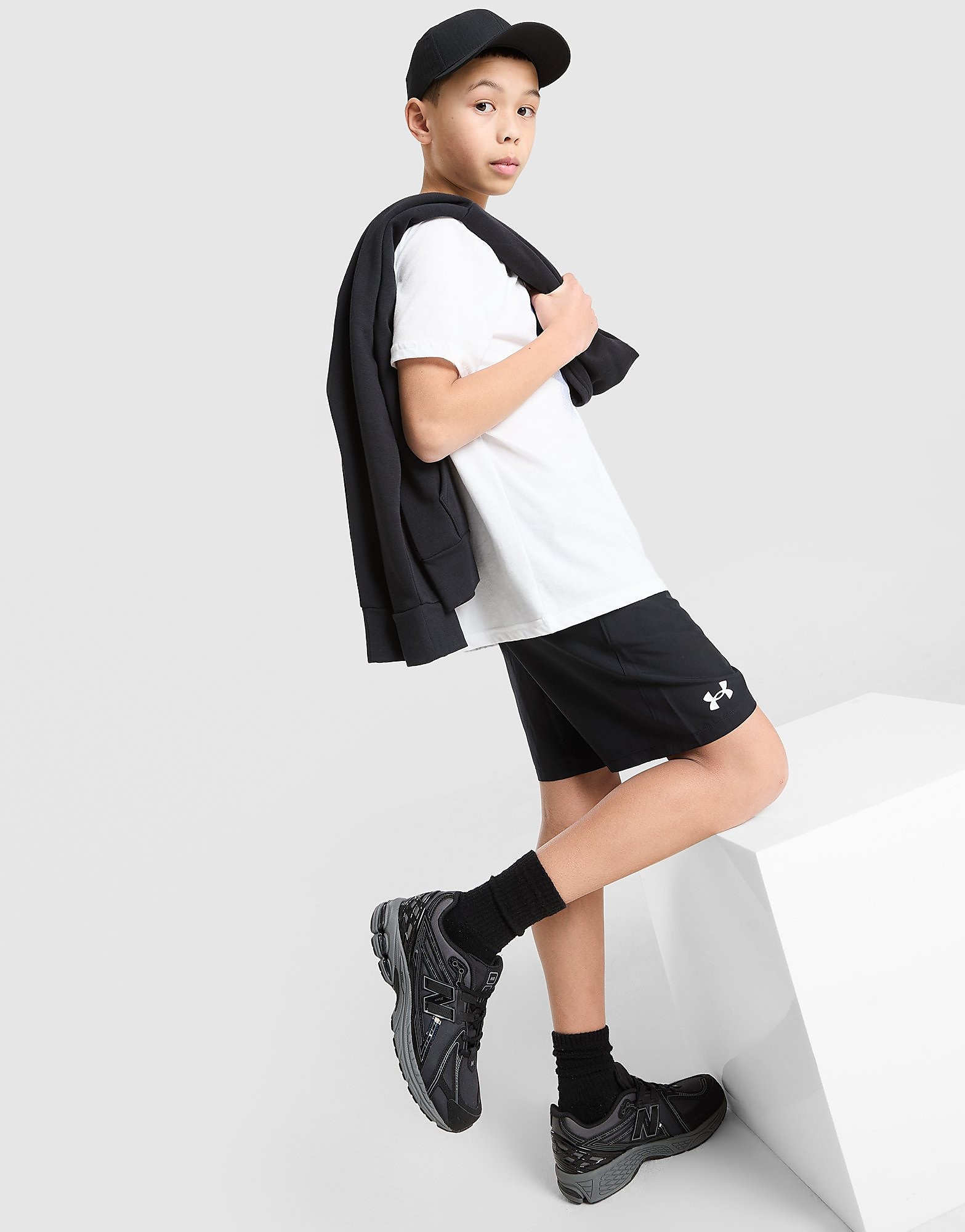 Under Armour Jungen Schwarz Shorts Für Kinder Woven - Image 4
