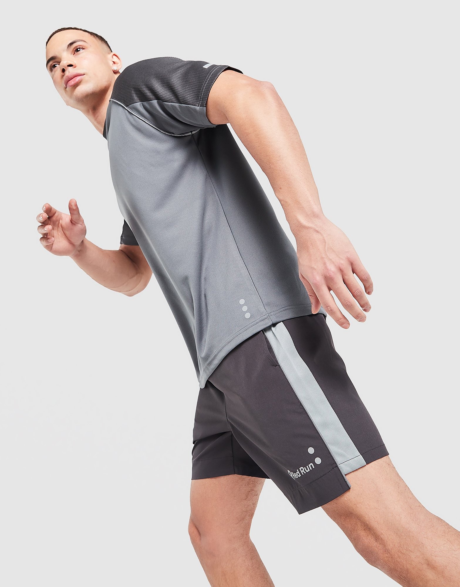 Red Run Activewear Titanium Panelled Sports Shorts, Grigio