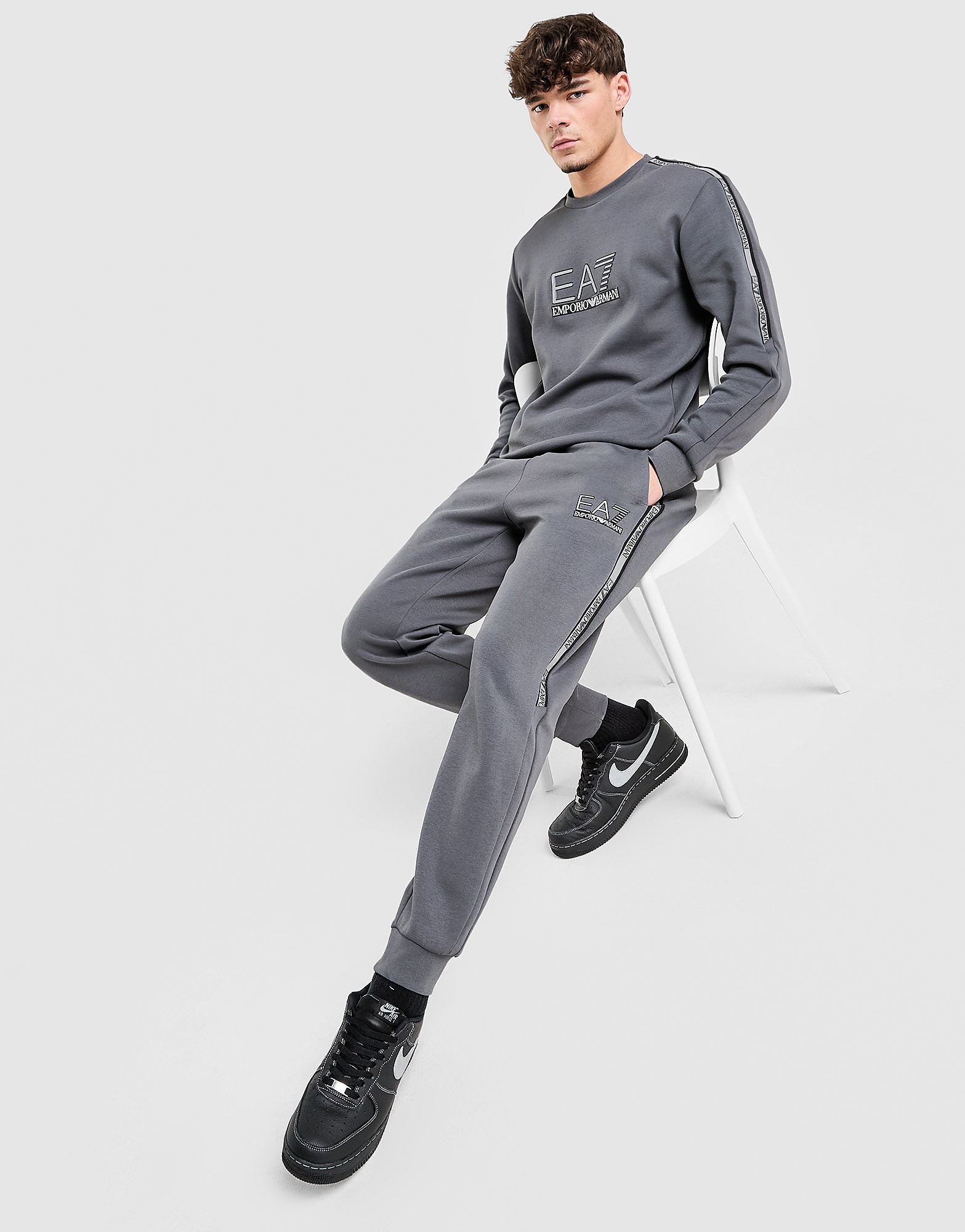 EA7 Emporio Armani Pantalon de jogging à bandes
