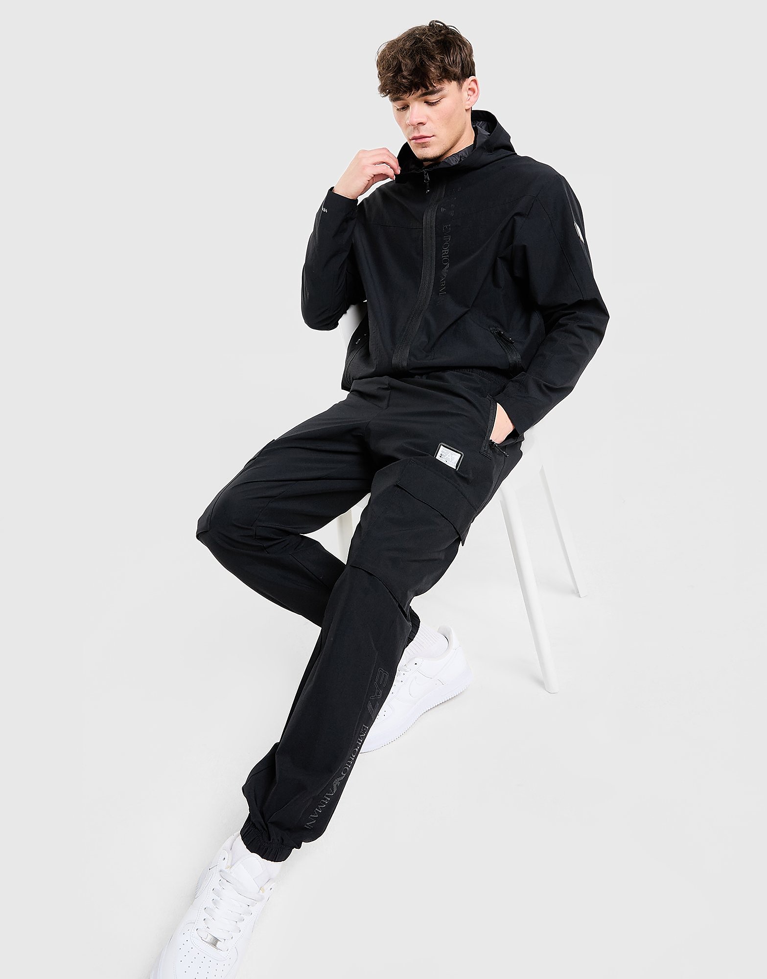 EA7 Emporio Armani Badge Woven Cargo Pants - vue 1