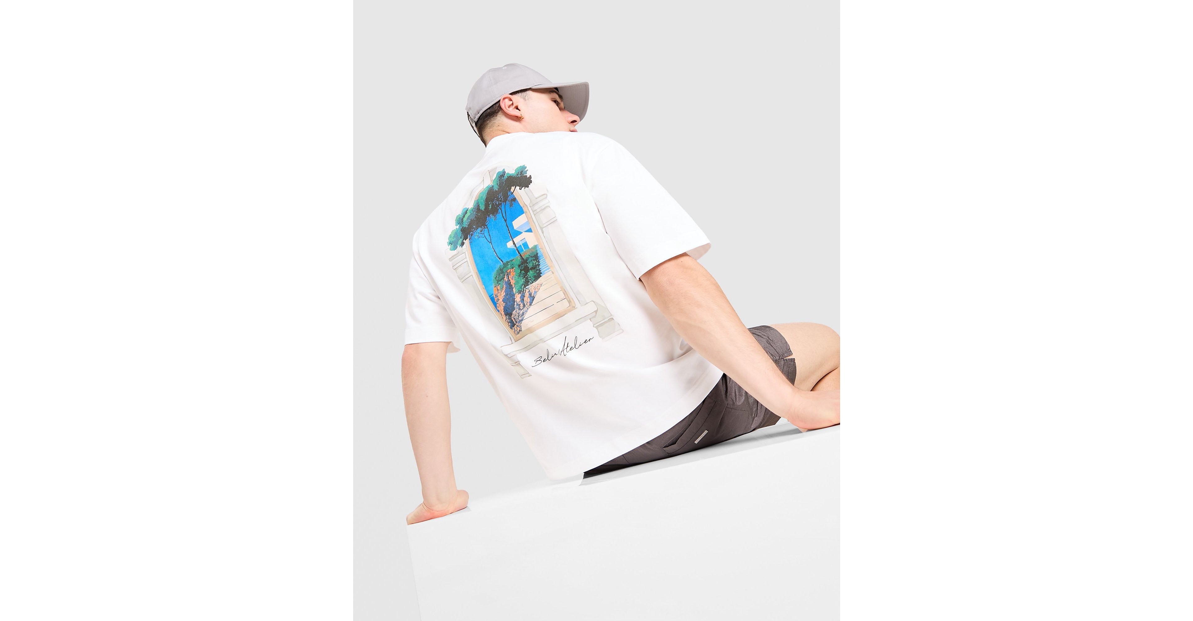 Villa T-Shirt