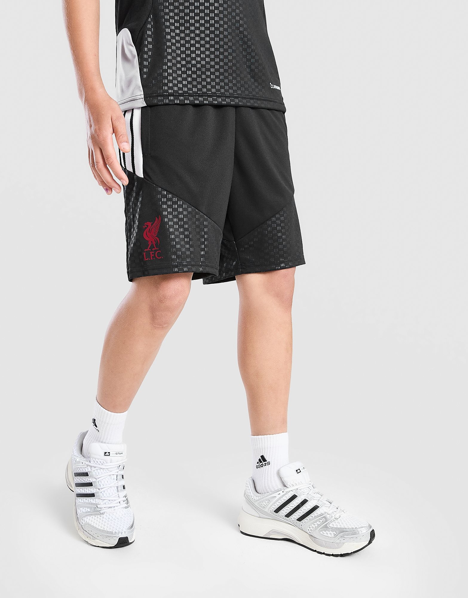 Liverpool FC Tiro 27 Training Shorts Junior, Schwarz - unisex - Size: 11-12Y