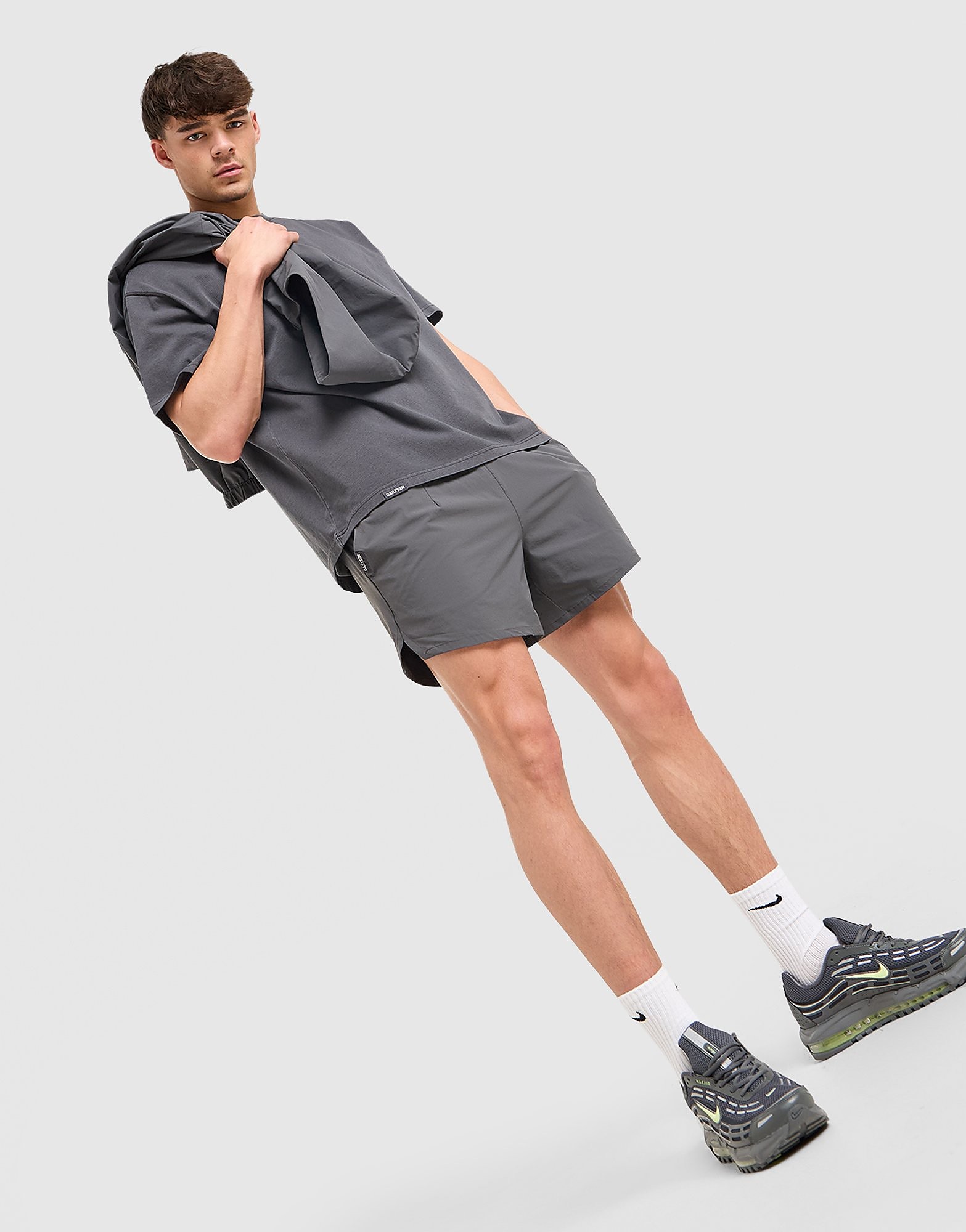 DAILYSZN Arcola Woven Shorts