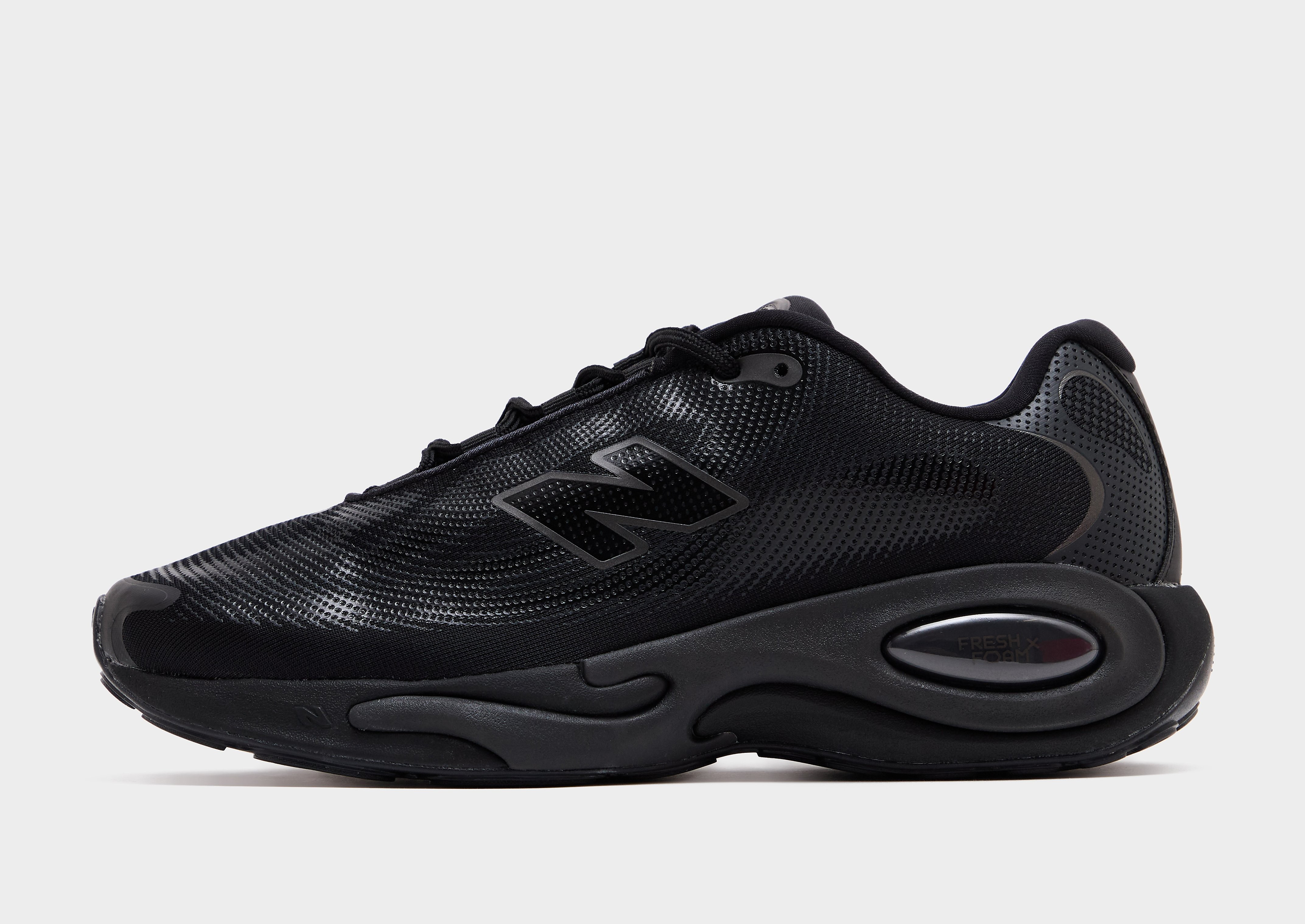 Mens AC Runner - Nero, nero nero Uomo taglia 44.5