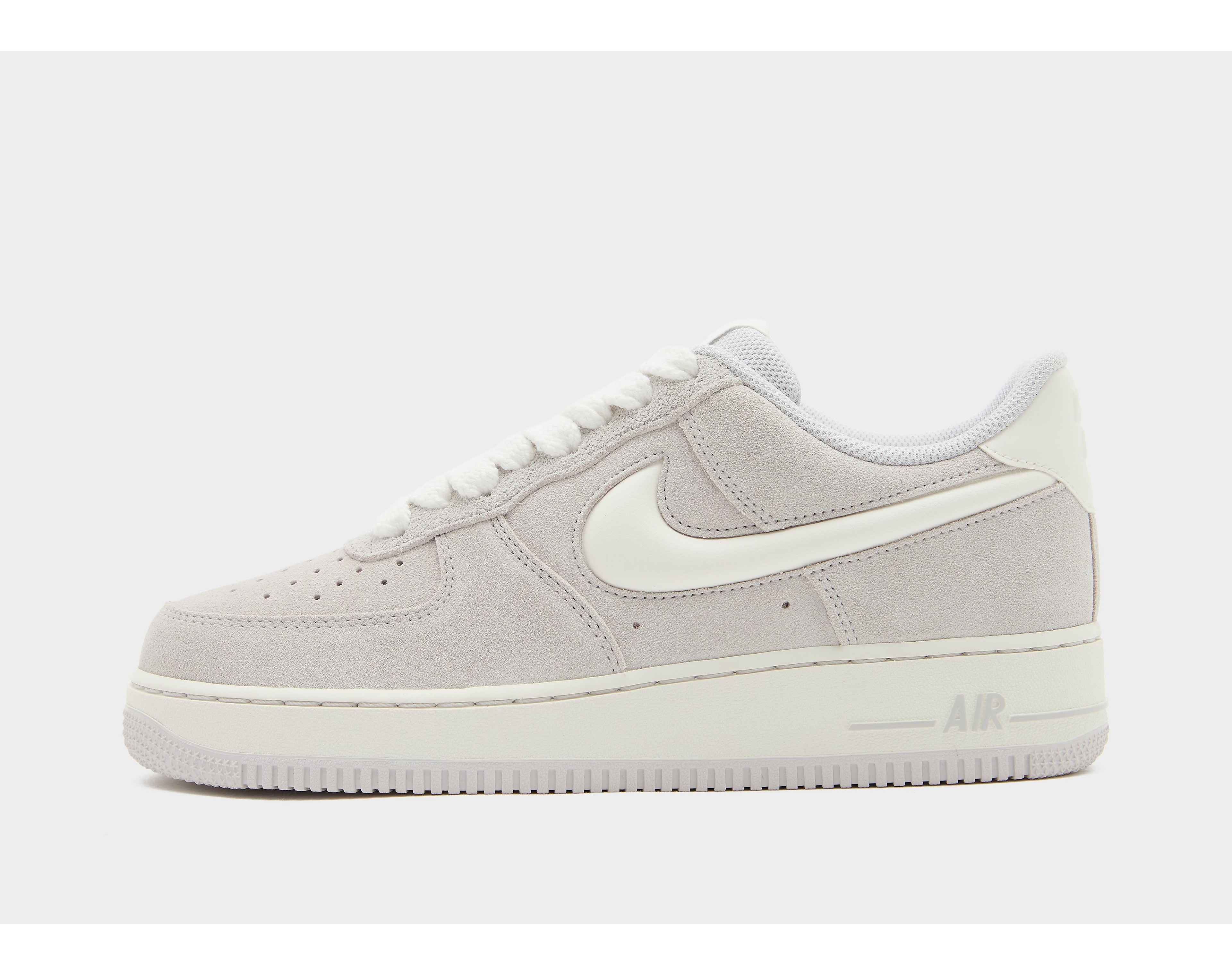 NIKE Air Force 1 '07 LV8 låga sneakers herr – bild 2
