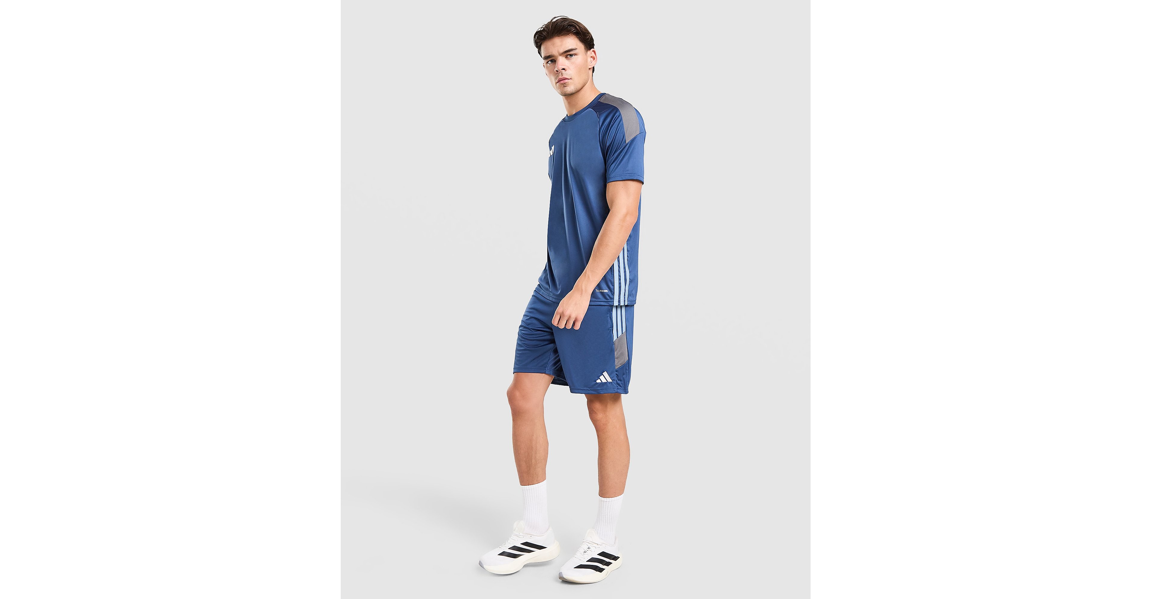 Tiro 26 Essentials Shorts