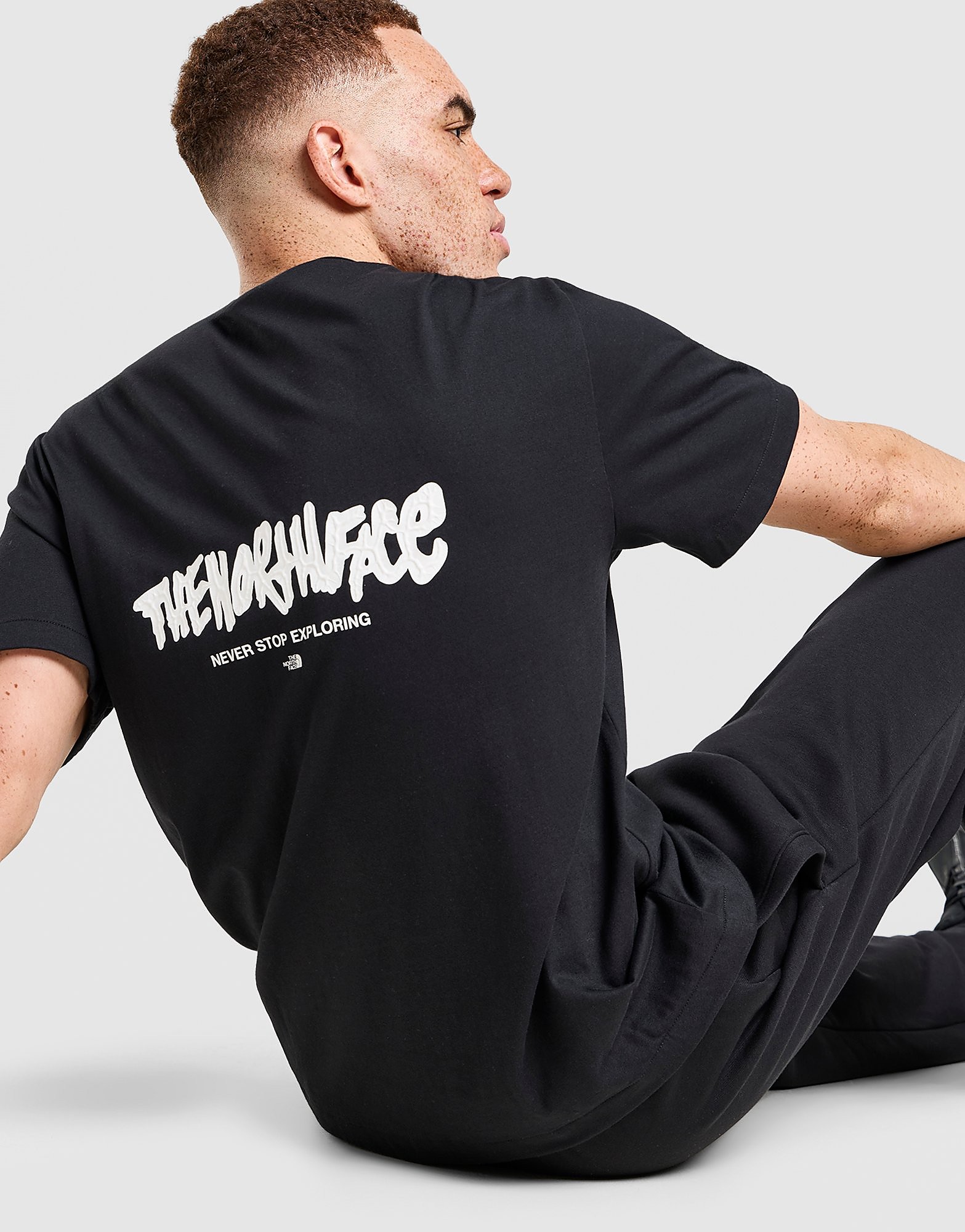The North Face TNF Tag Relaxed T-Shirt Zwart- Heren Zwart