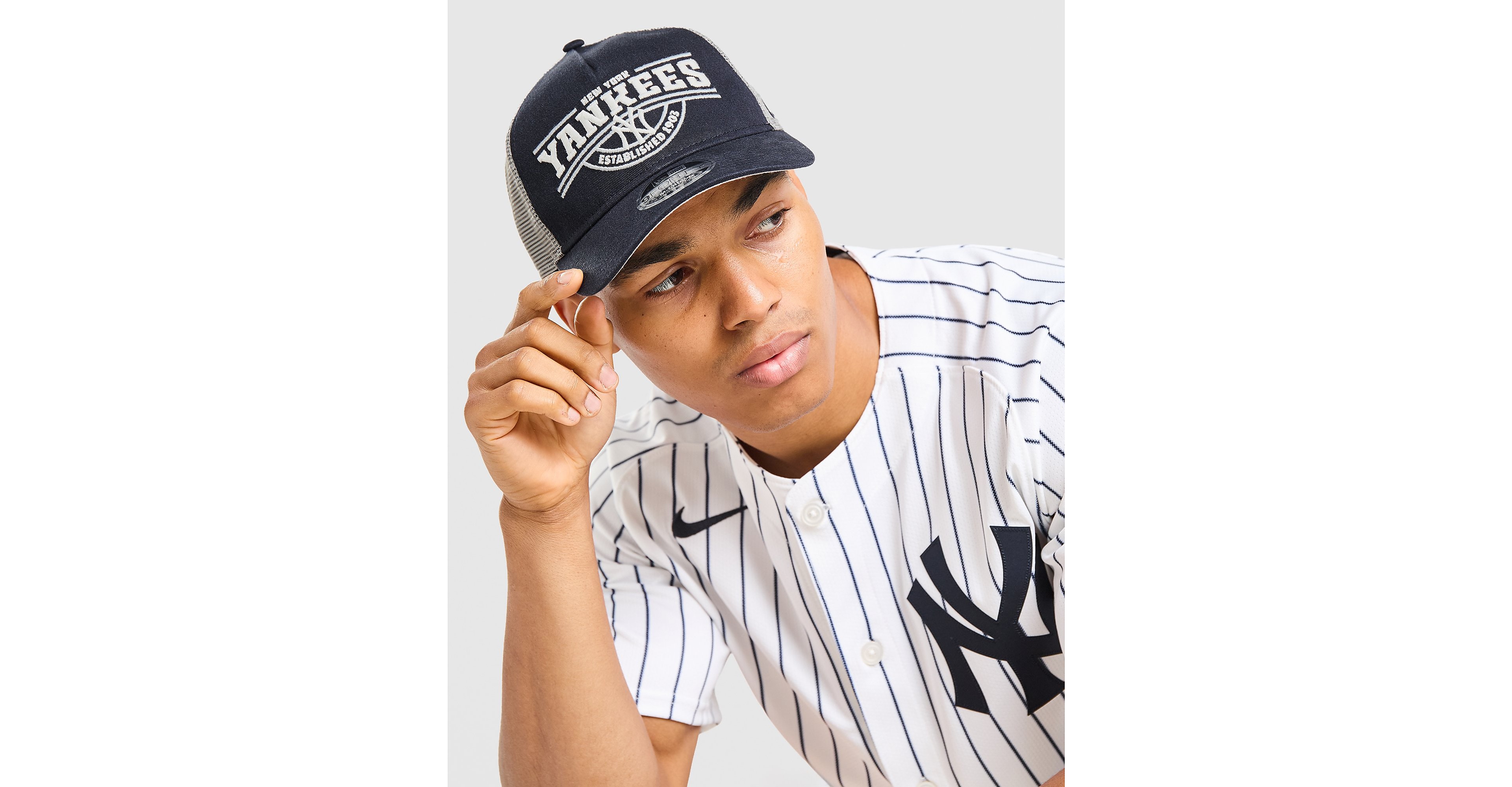MLB M-Crown 9FORTY Trucker Cap
