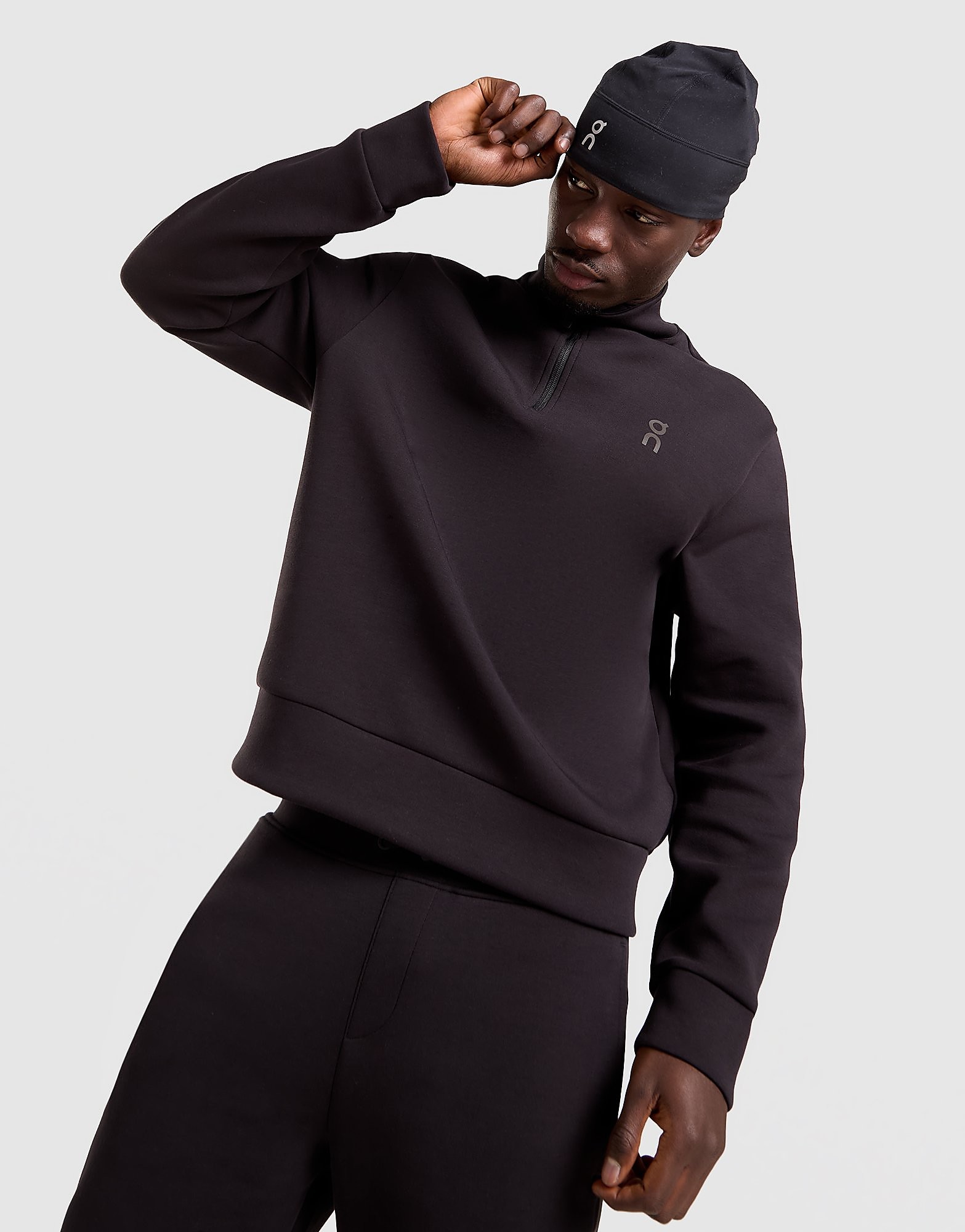 On Running Tech 1/4 Zip Sweatshirt, svart