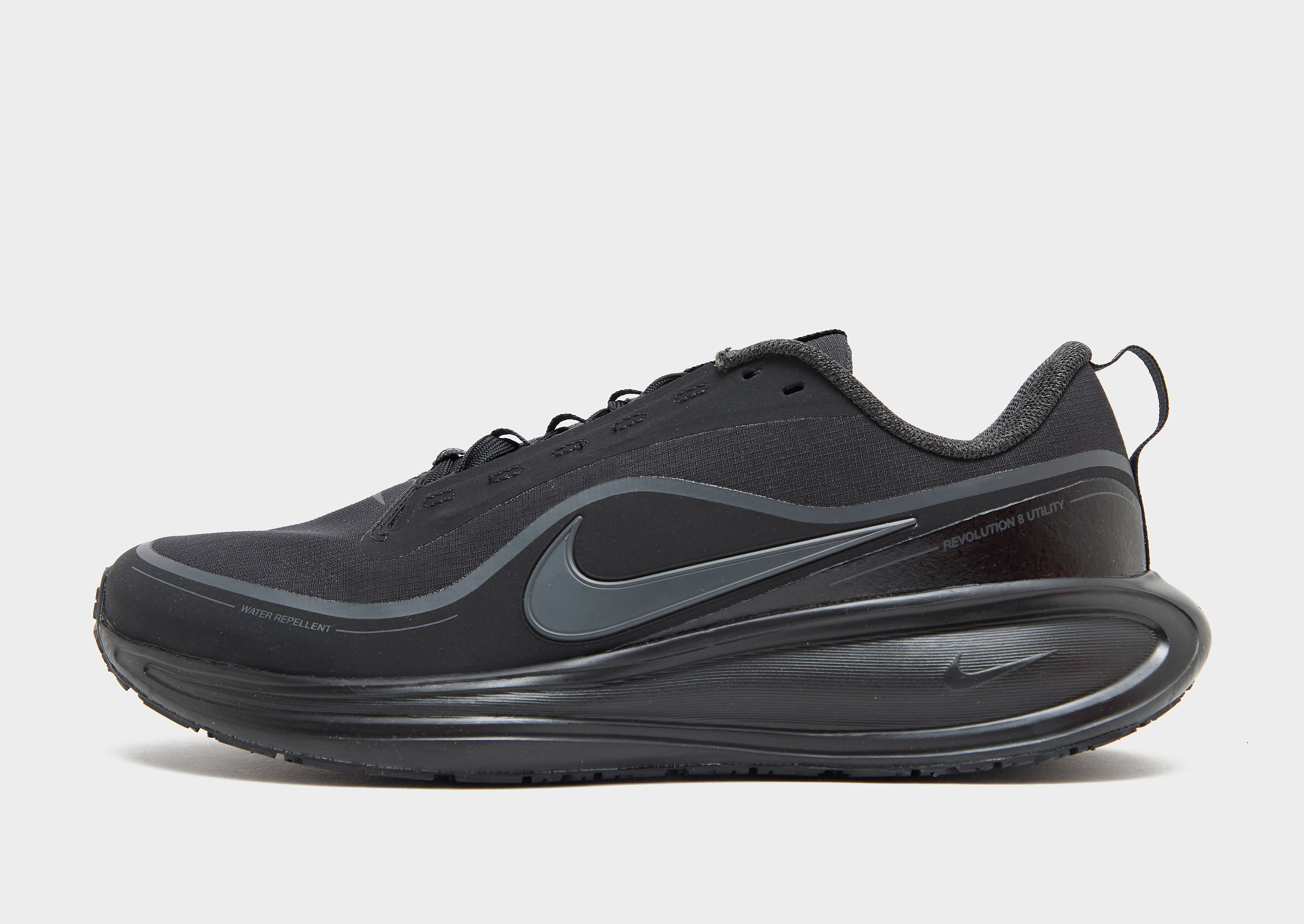 Nike Revolution 8 Utility